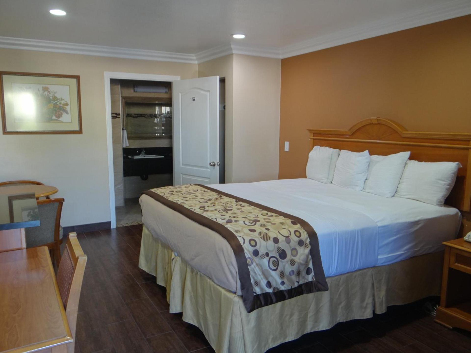 Rodeway Inn Cypress - Buena Park photo 32