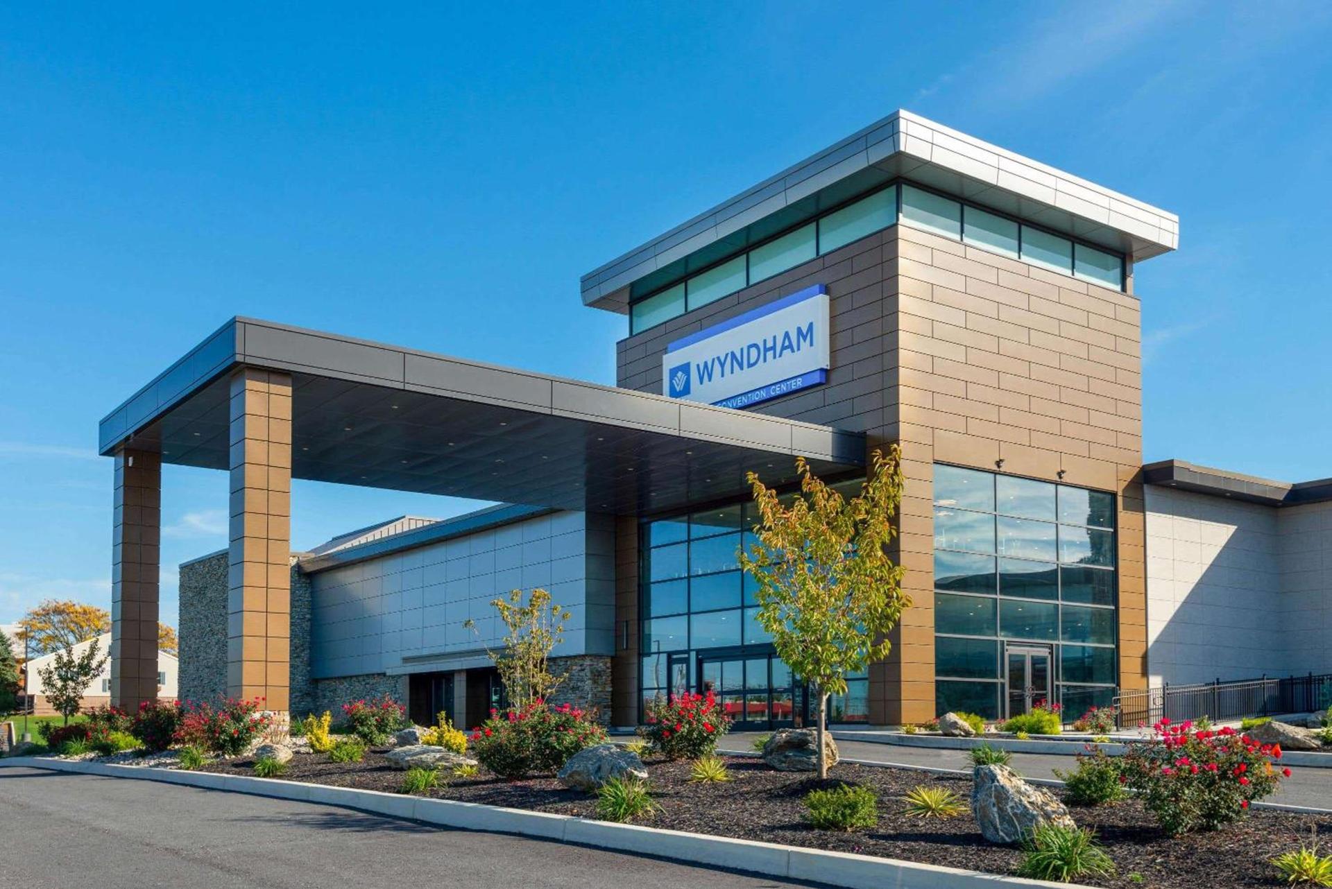 Wyndham Lancaster Resort and Convention Center — hotel in Lancaster