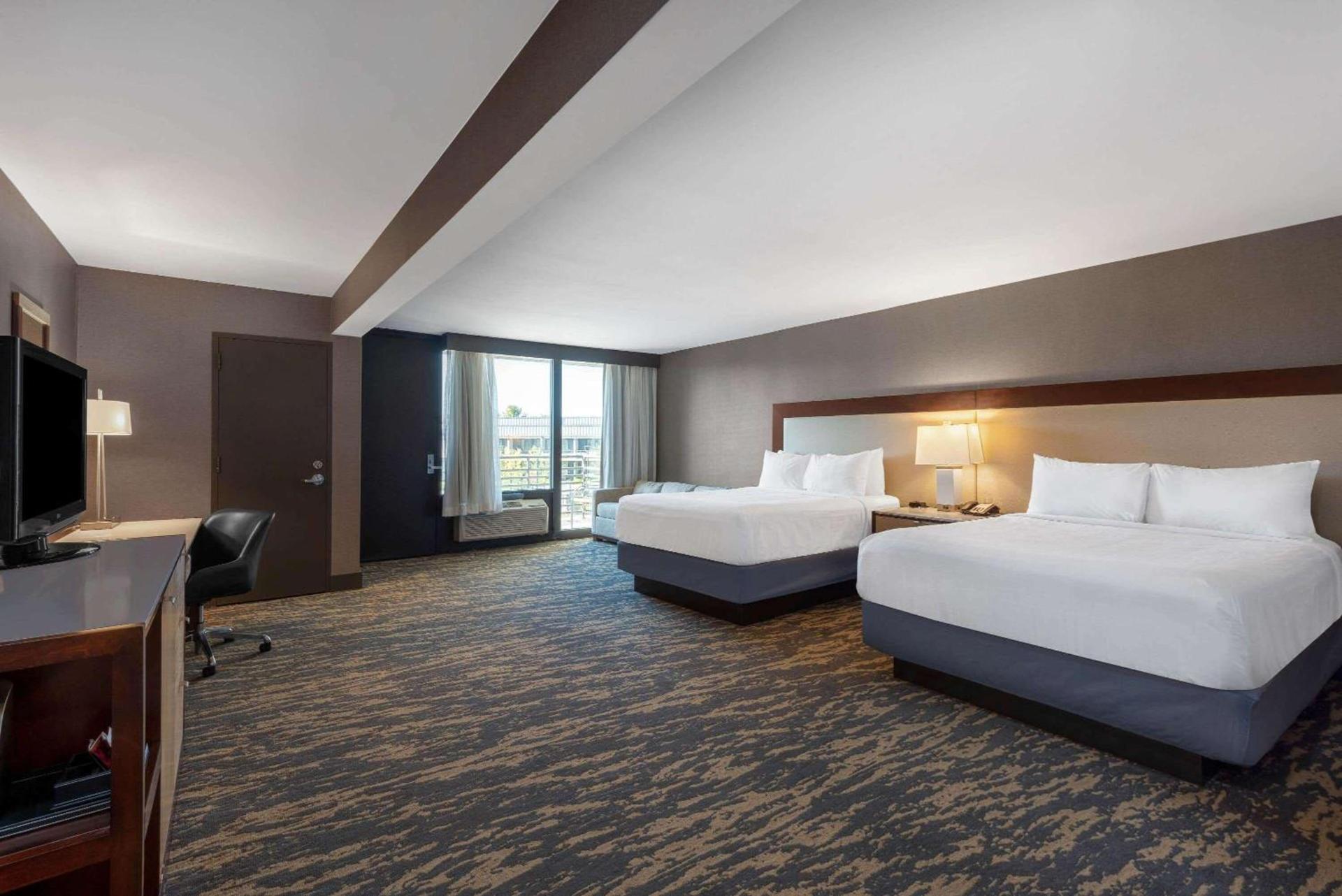 Wyndham Lancaster Resort and Convention Center photo 21