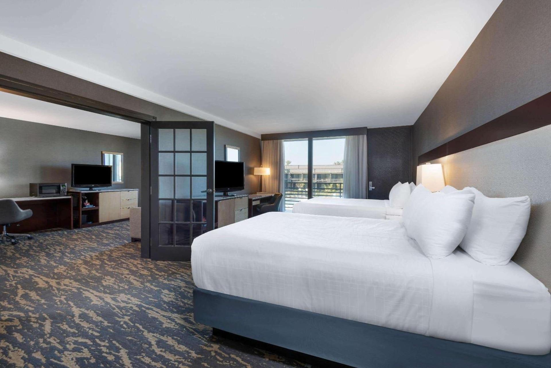Wyndham Lancaster Resort and Convention Center photo 26