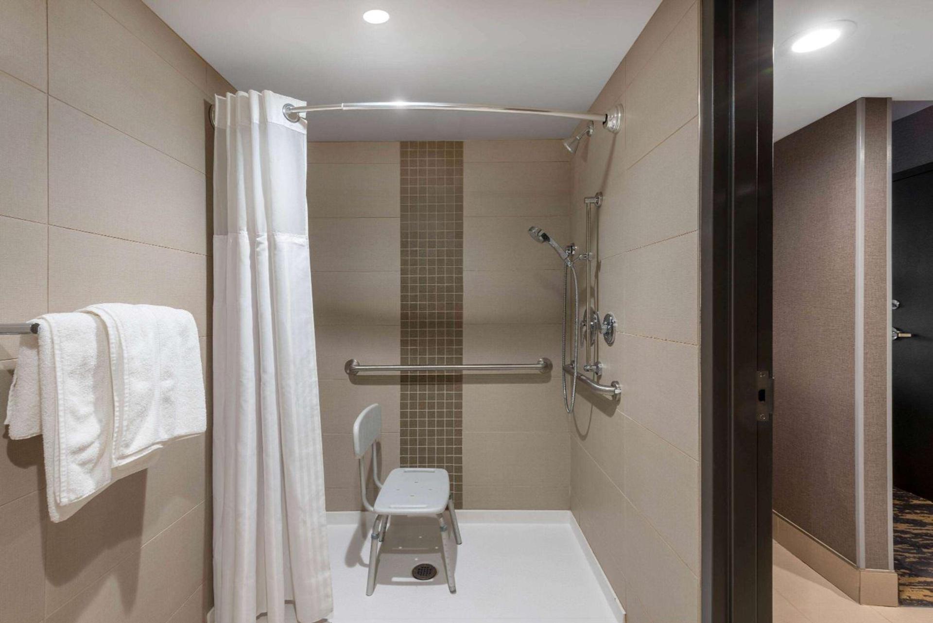 Wyndham Lancaster Resort and Convention Center photo 41