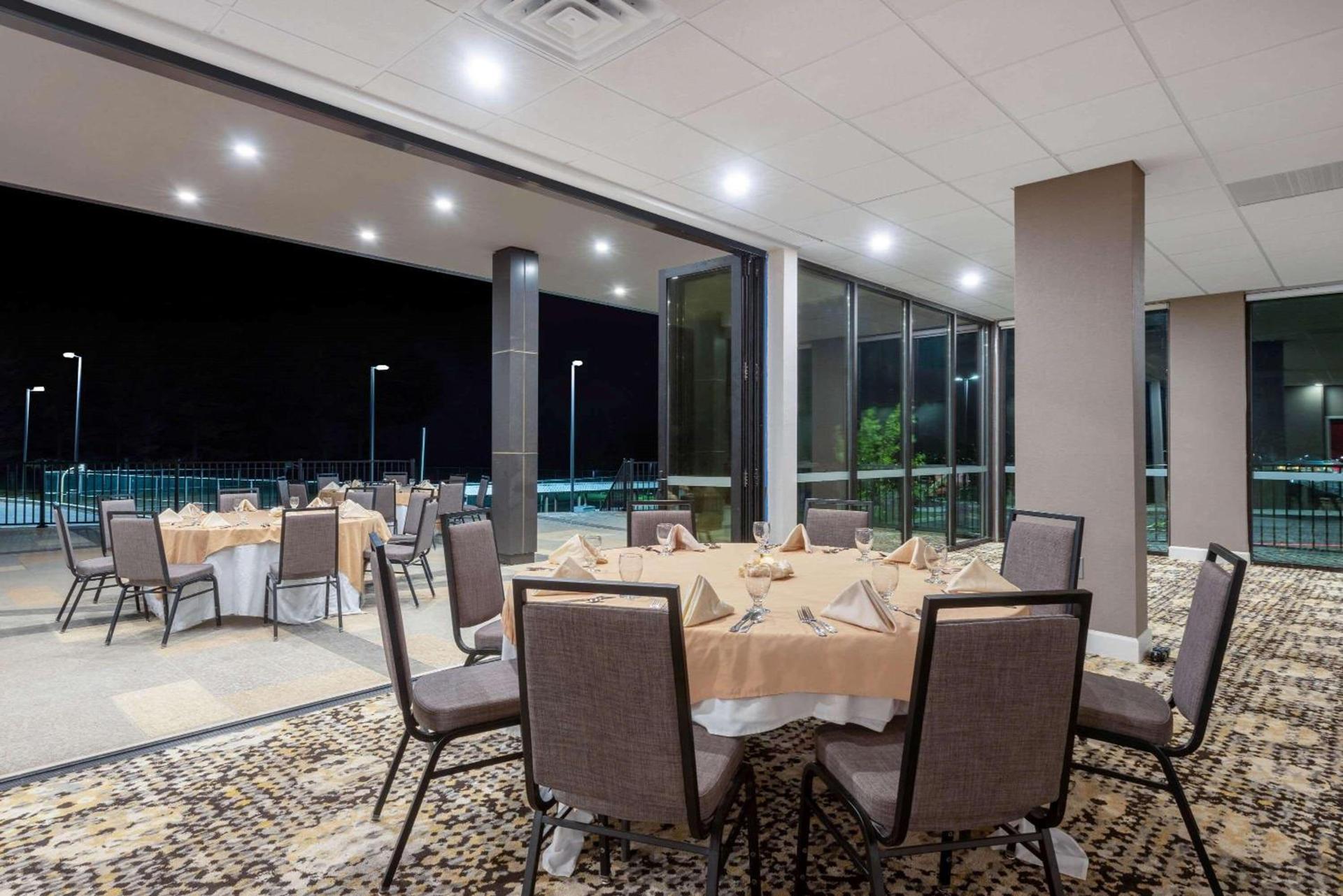 Wyndham Lancaster Resort and Convention Center photo 54