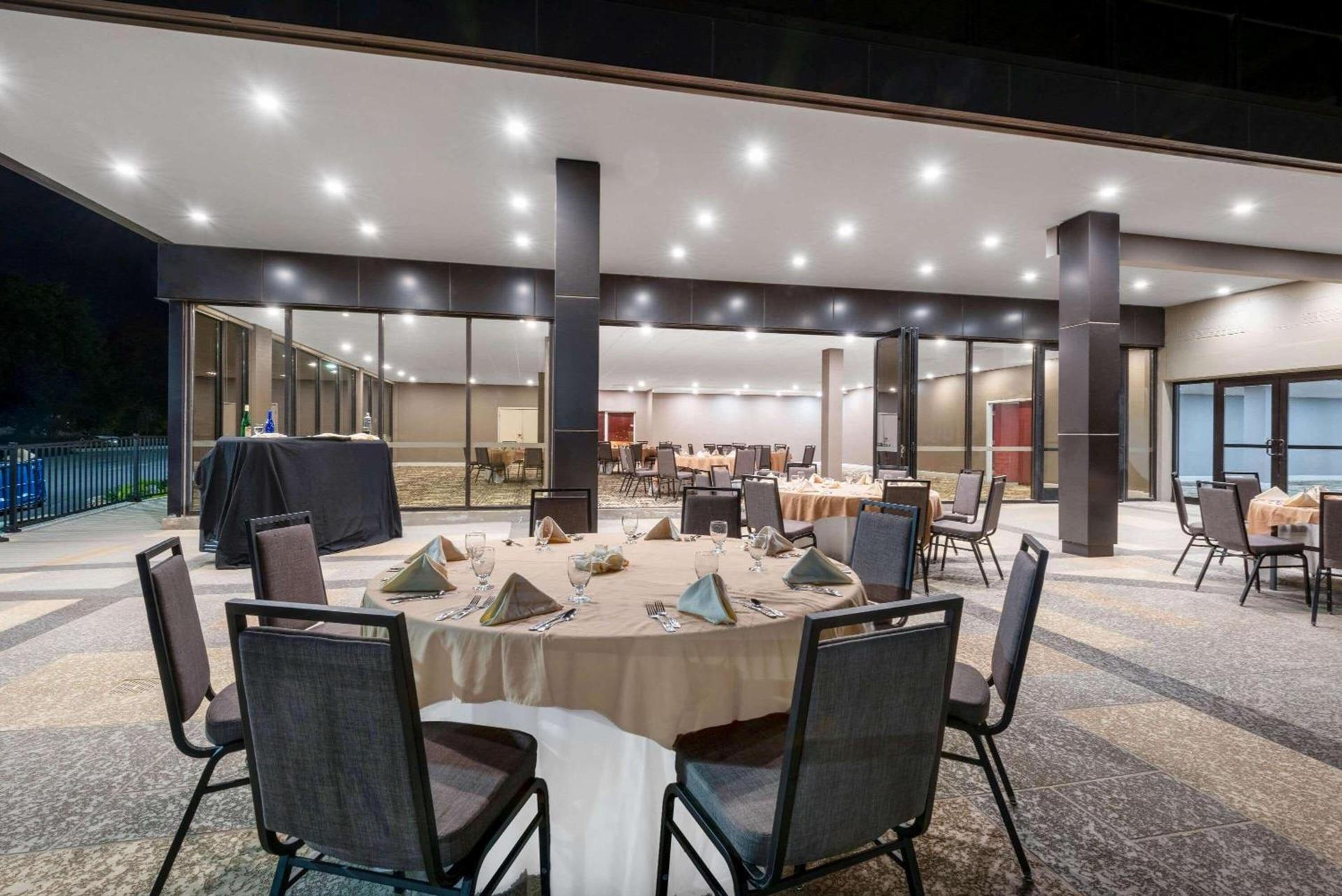 Wyndham Lancaster Resort and Convention Center photo 55