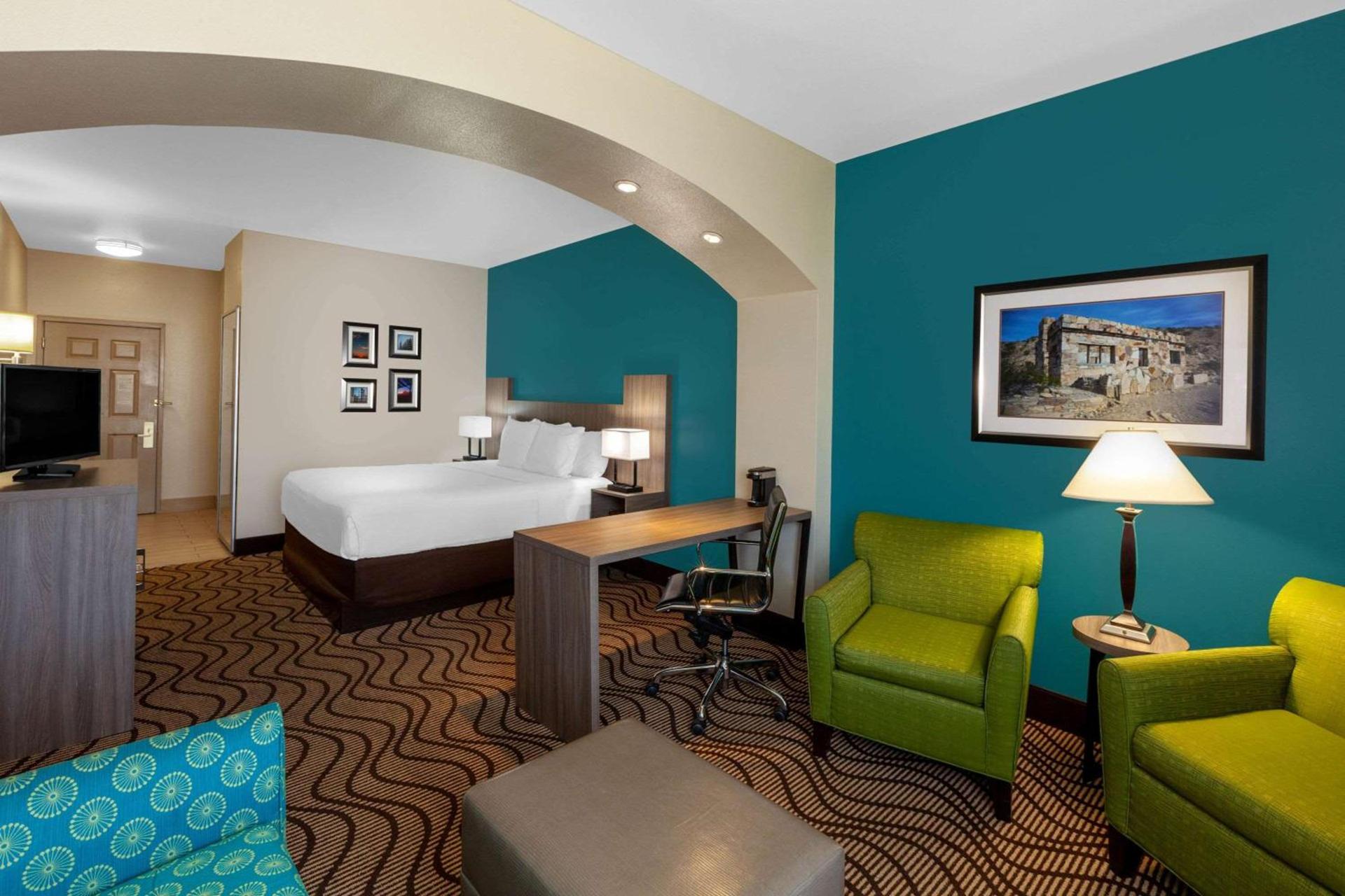 La Quinta by Wyndham Midland North photo 12