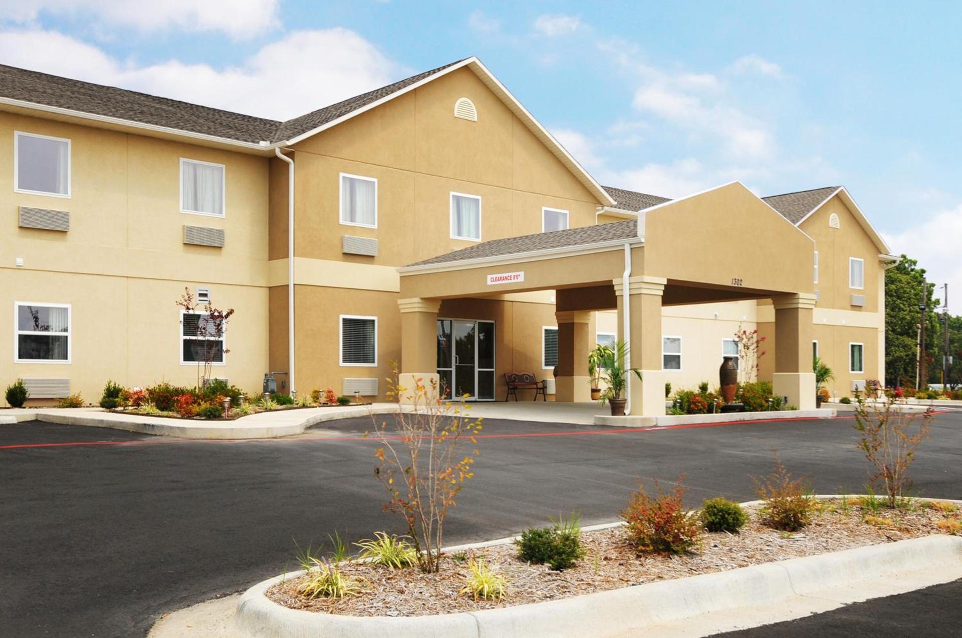 Days Inn & Suites by Wyndham Cabot photo 21