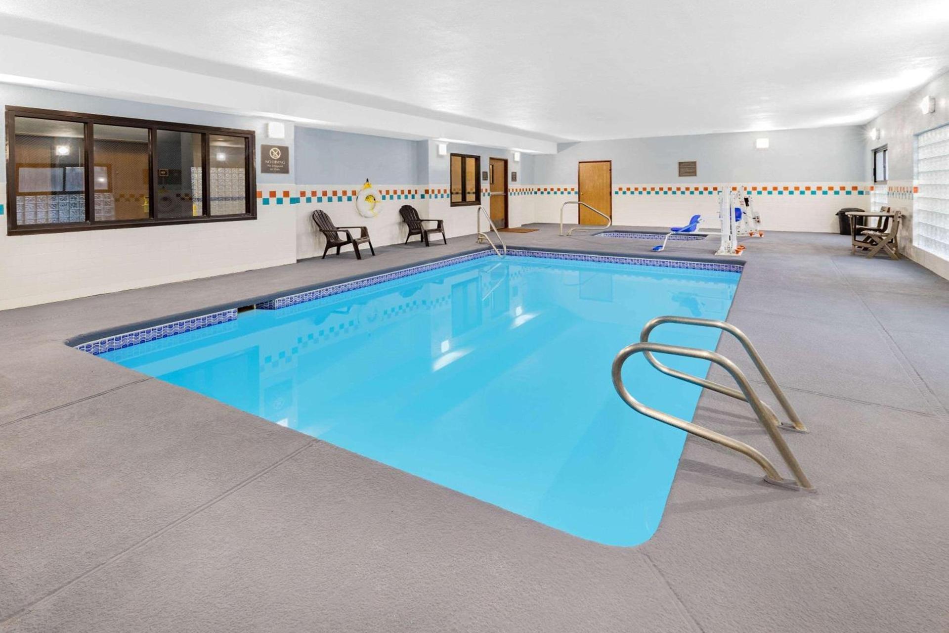 Days Inn by Wyndham Bernalillo photo 37