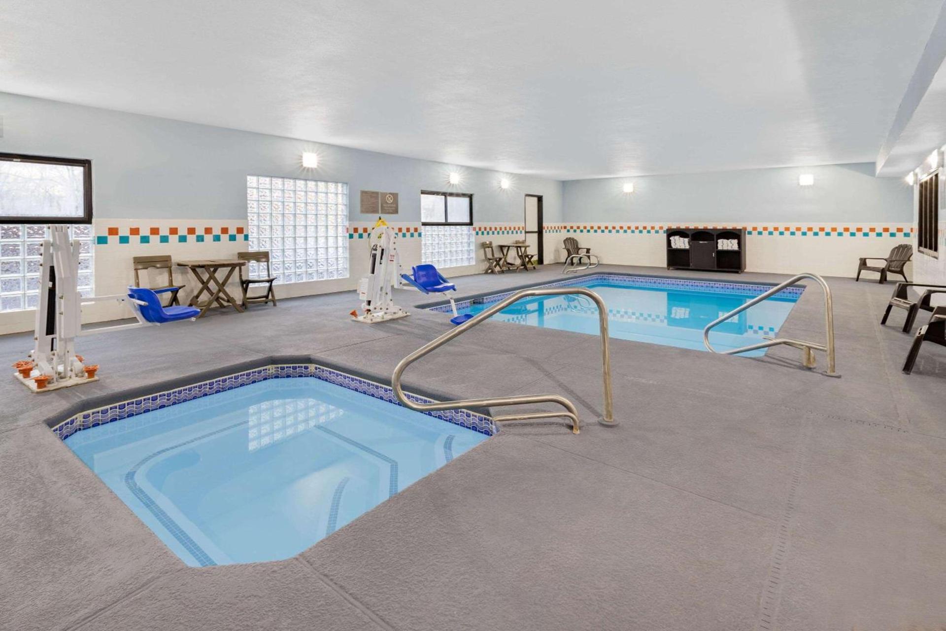 Days Inn by Wyndham Bernalillo photo 38
