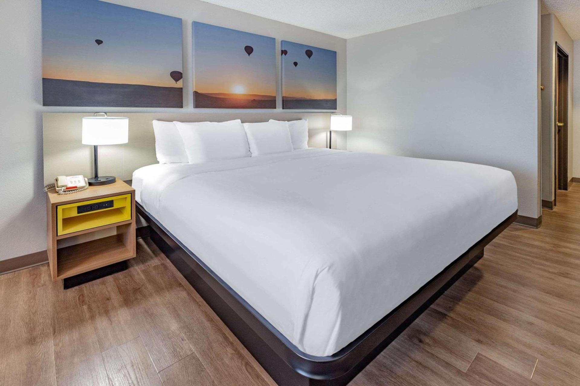 Days Inn by Wyndham Bernalillo photo 34