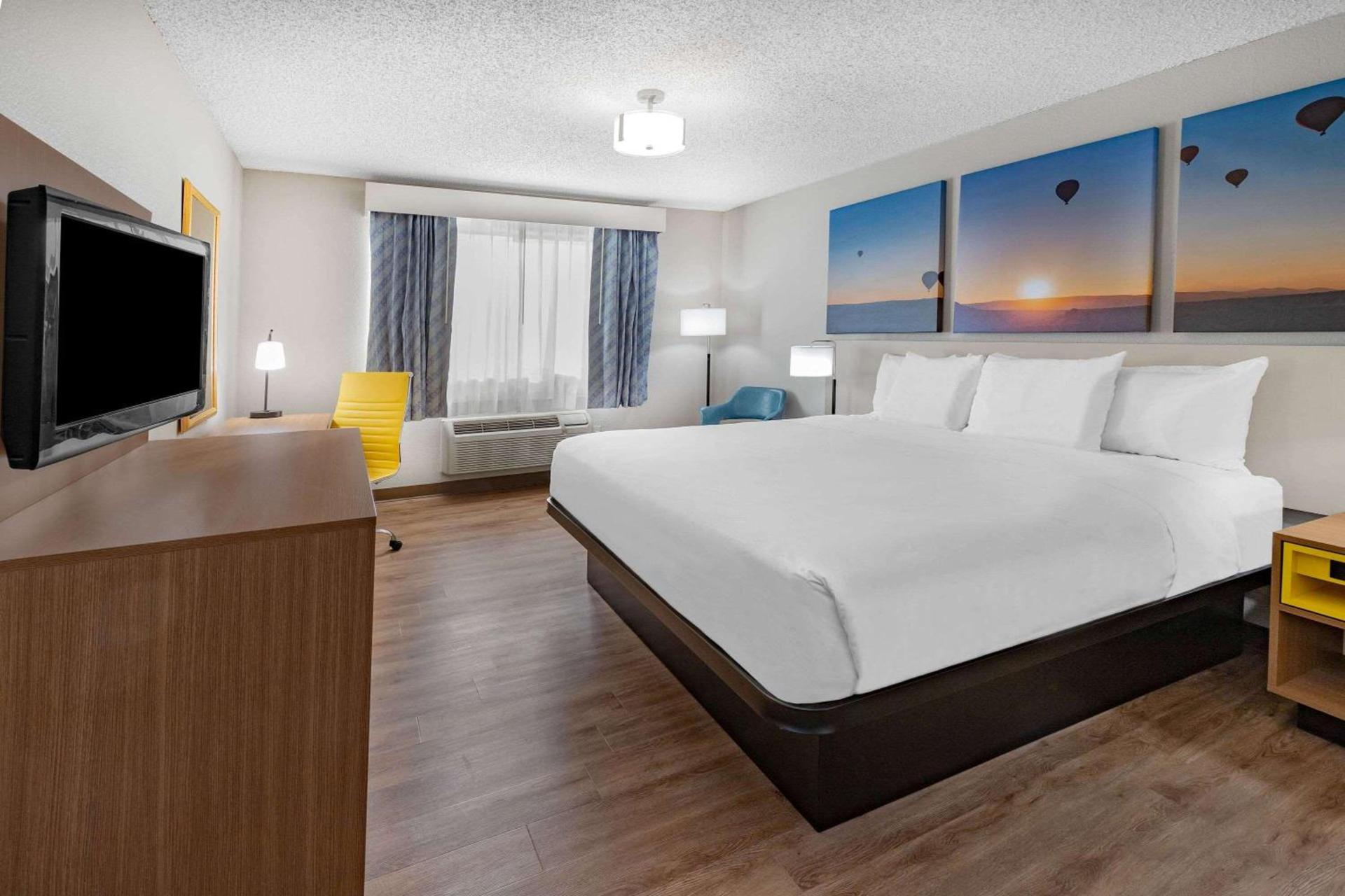 Days Inn by Wyndham Bernalillo photo 24