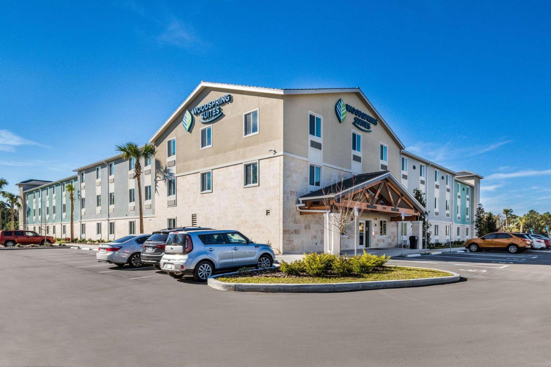 WoodSpring Suites Bradenton photo 2