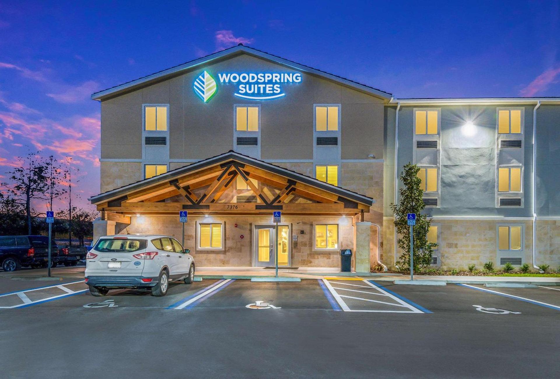 WoodSpring Suites Bradenton photo 5