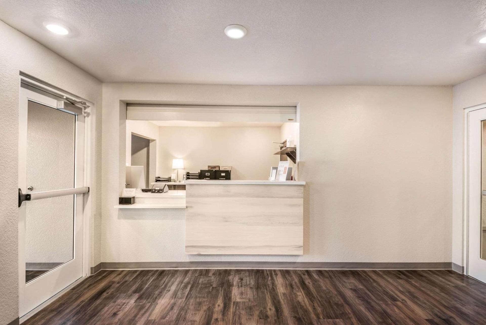 WoodSpring Suites Bradenton photo 7