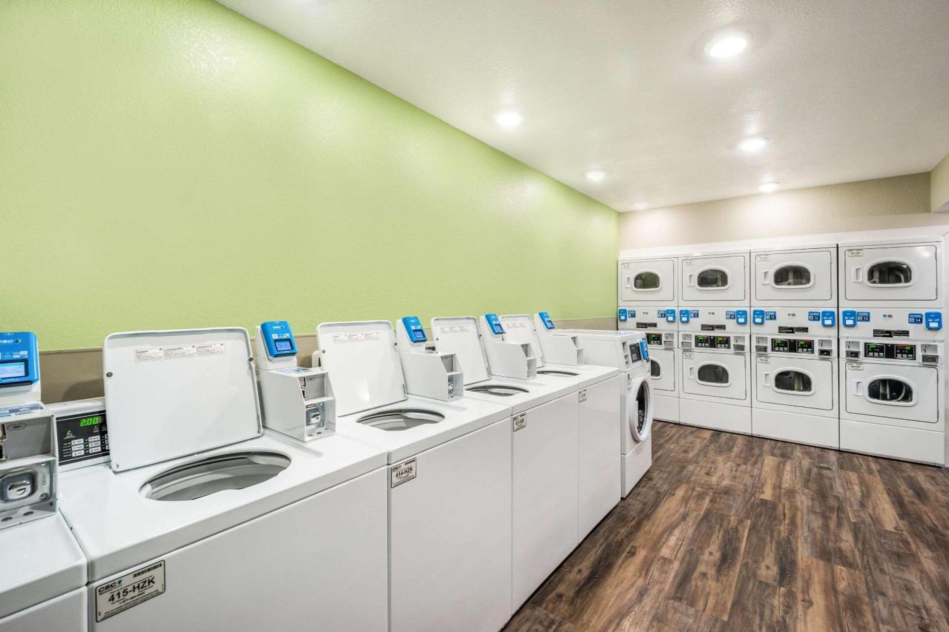 WoodSpring Suites Bradenton photo 25