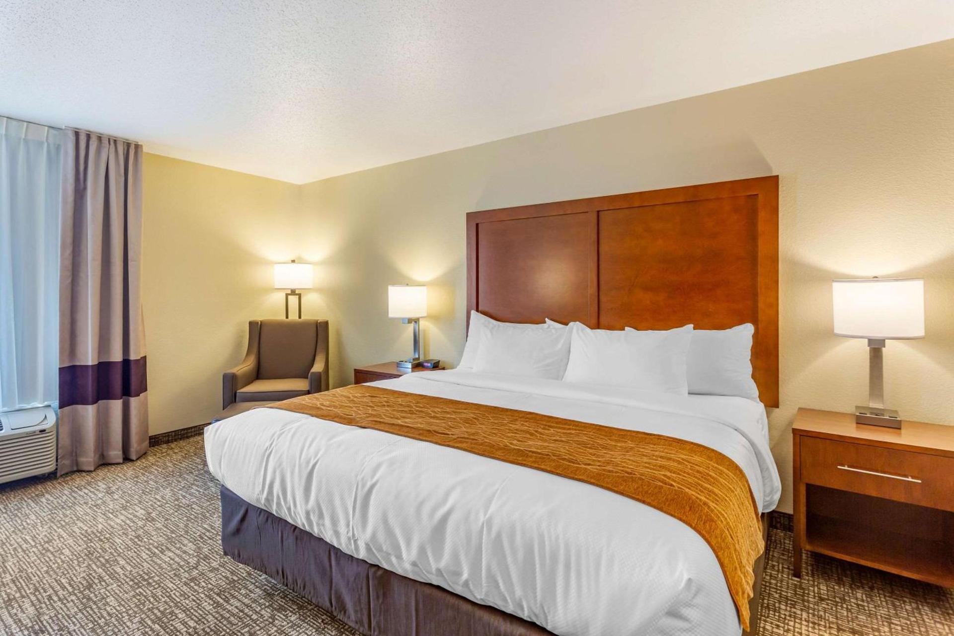Comfort Inn DeKalb - University Area photo 23