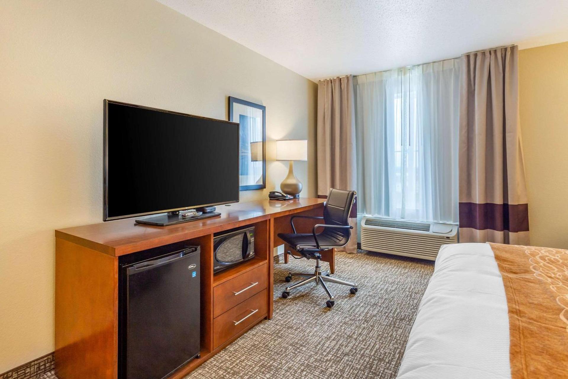 Comfort Inn DeKalb - University Area photo 28