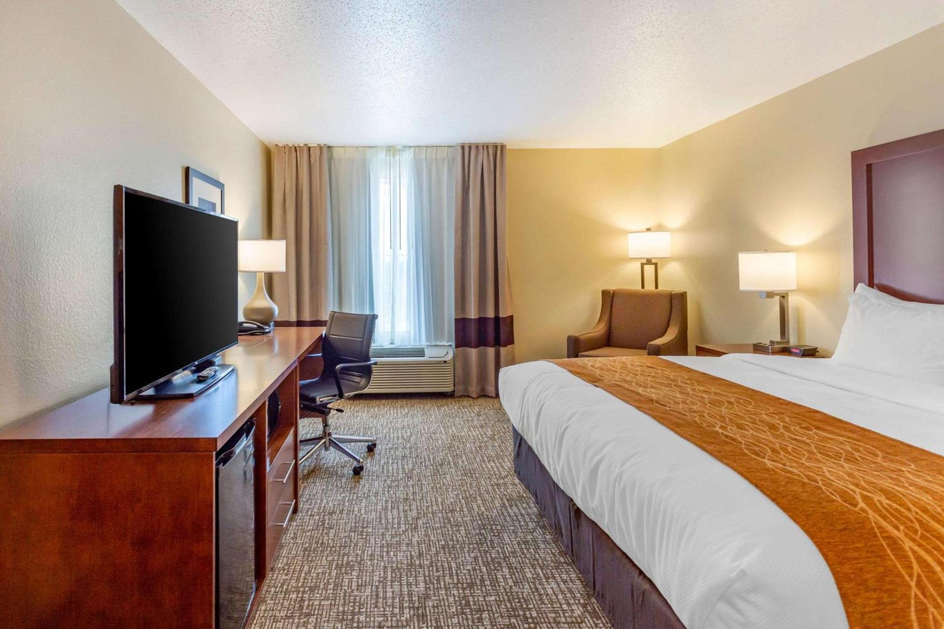 Comfort Inn DeKalb - University Area photo 10