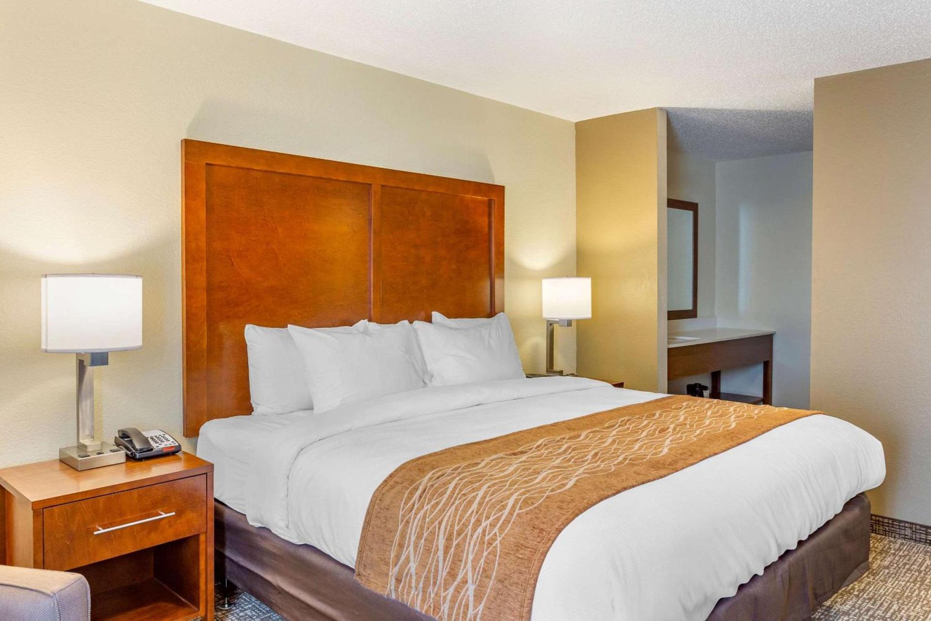 Comfort Inn DeKalb - University Area photo 26