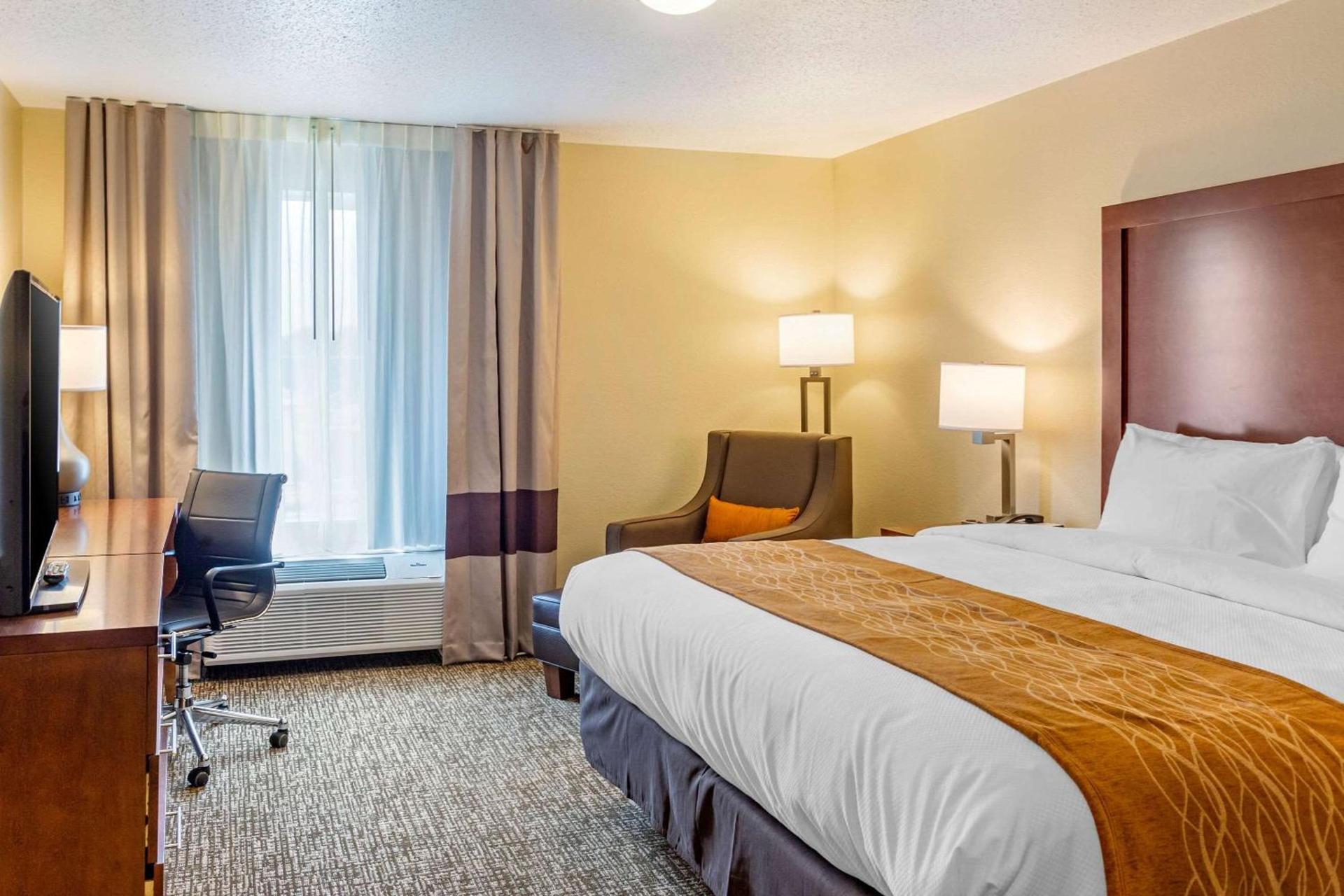 Comfort Inn DeKalb - University Area photo 19