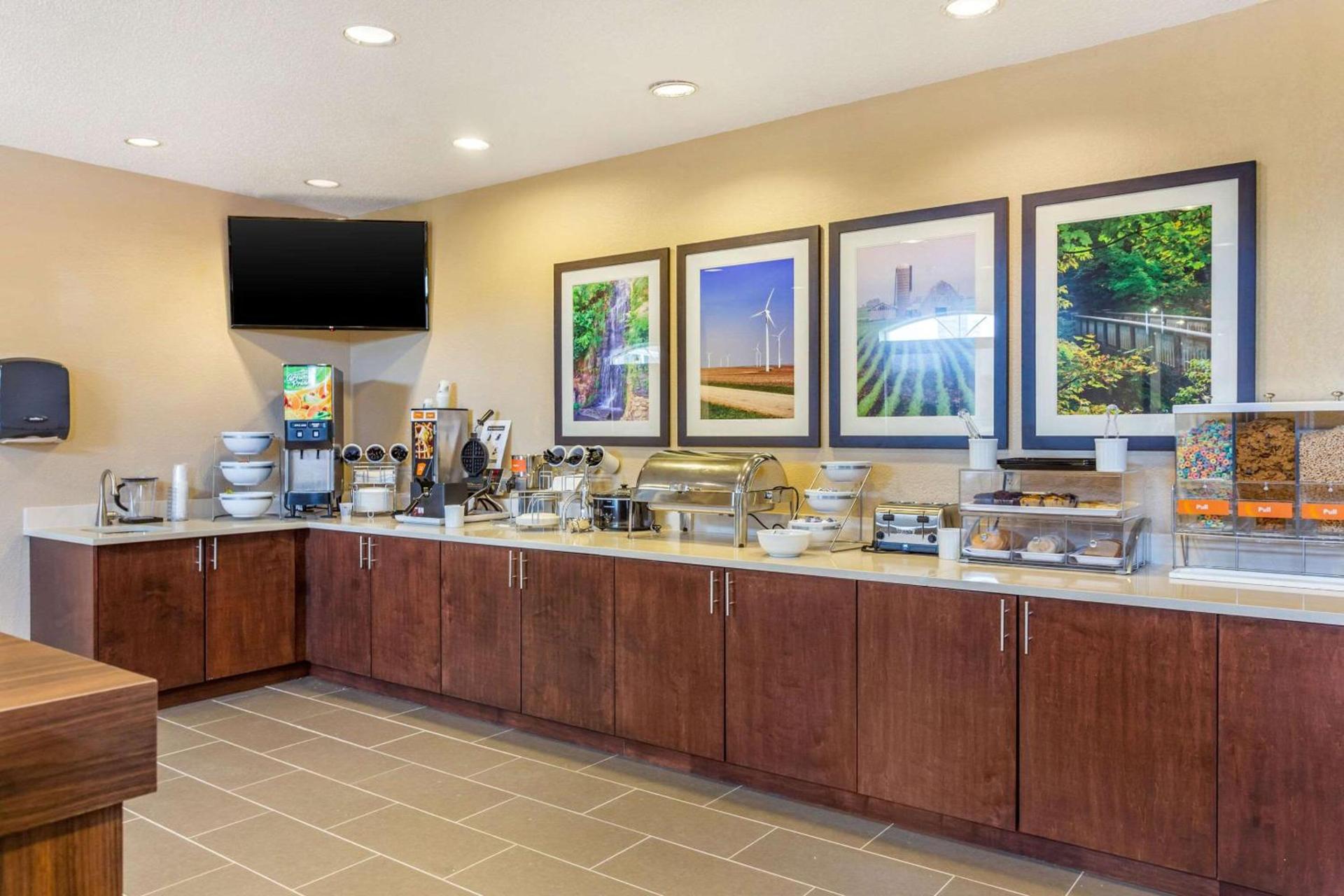 Comfort Inn DeKalb - University Area photo 25