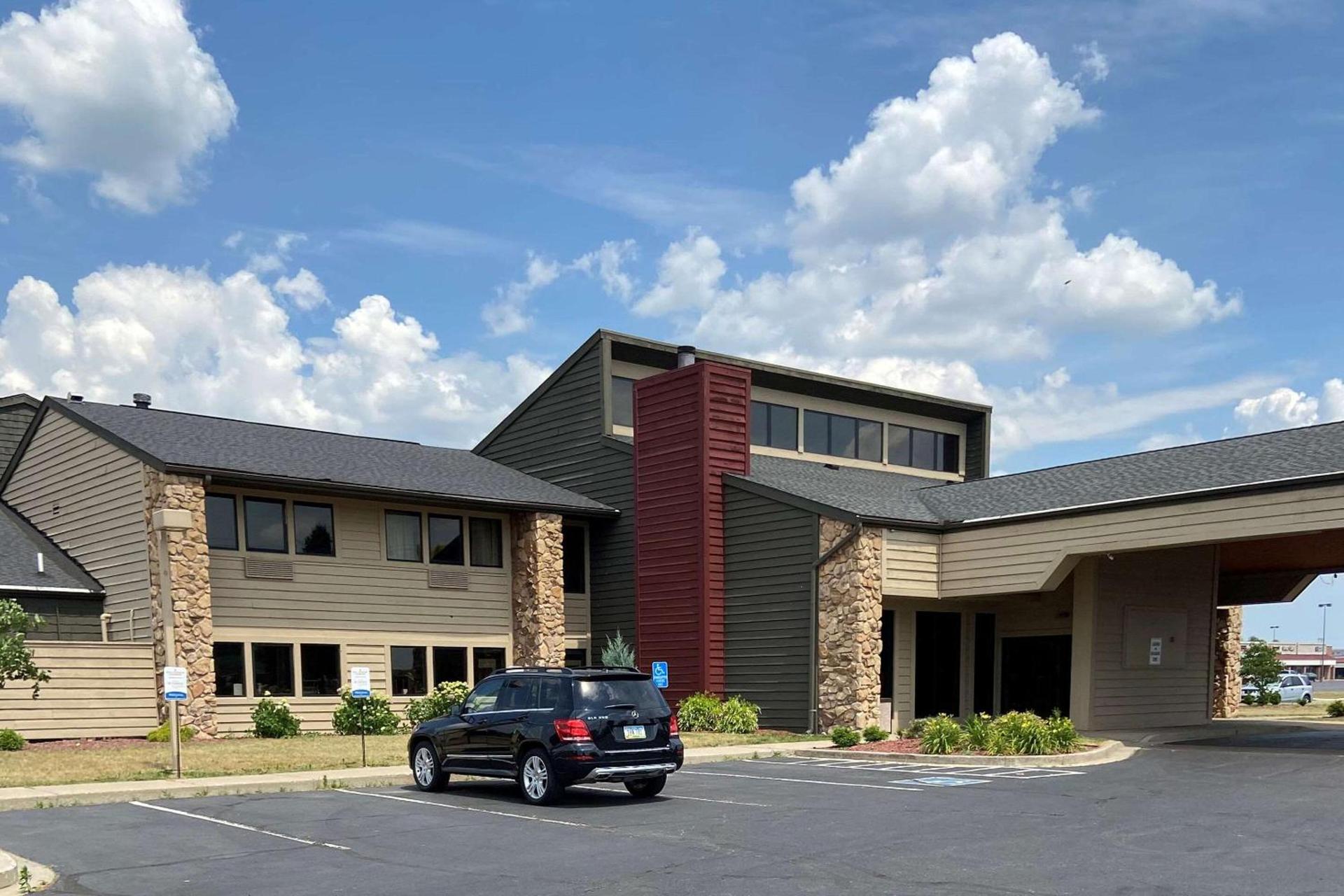 Quality Inn & Suites Goshen photo 3