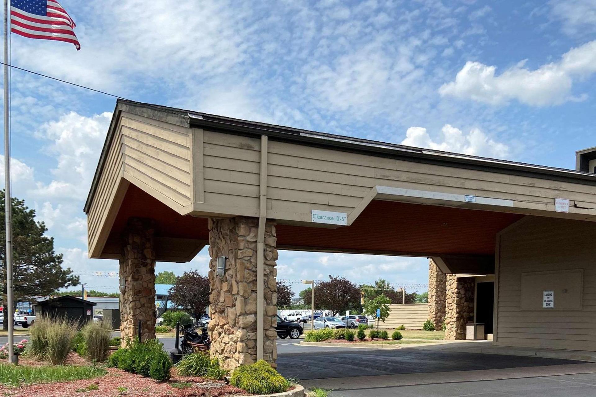 Quality Inn & Suites Goshen photo 4