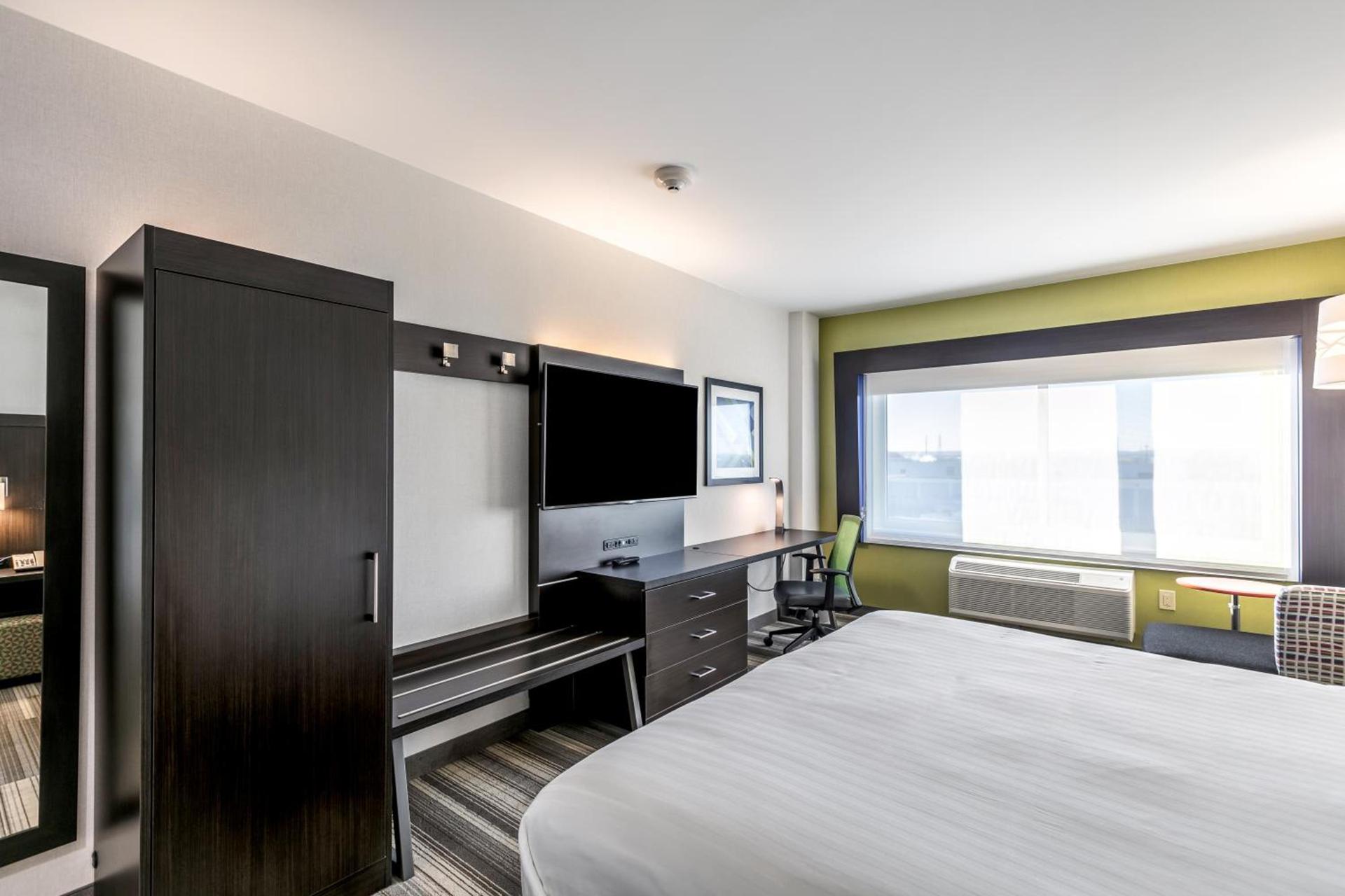 Holiday Inn Express & Suites Jersey City North - Hoboken by IHG photo 4