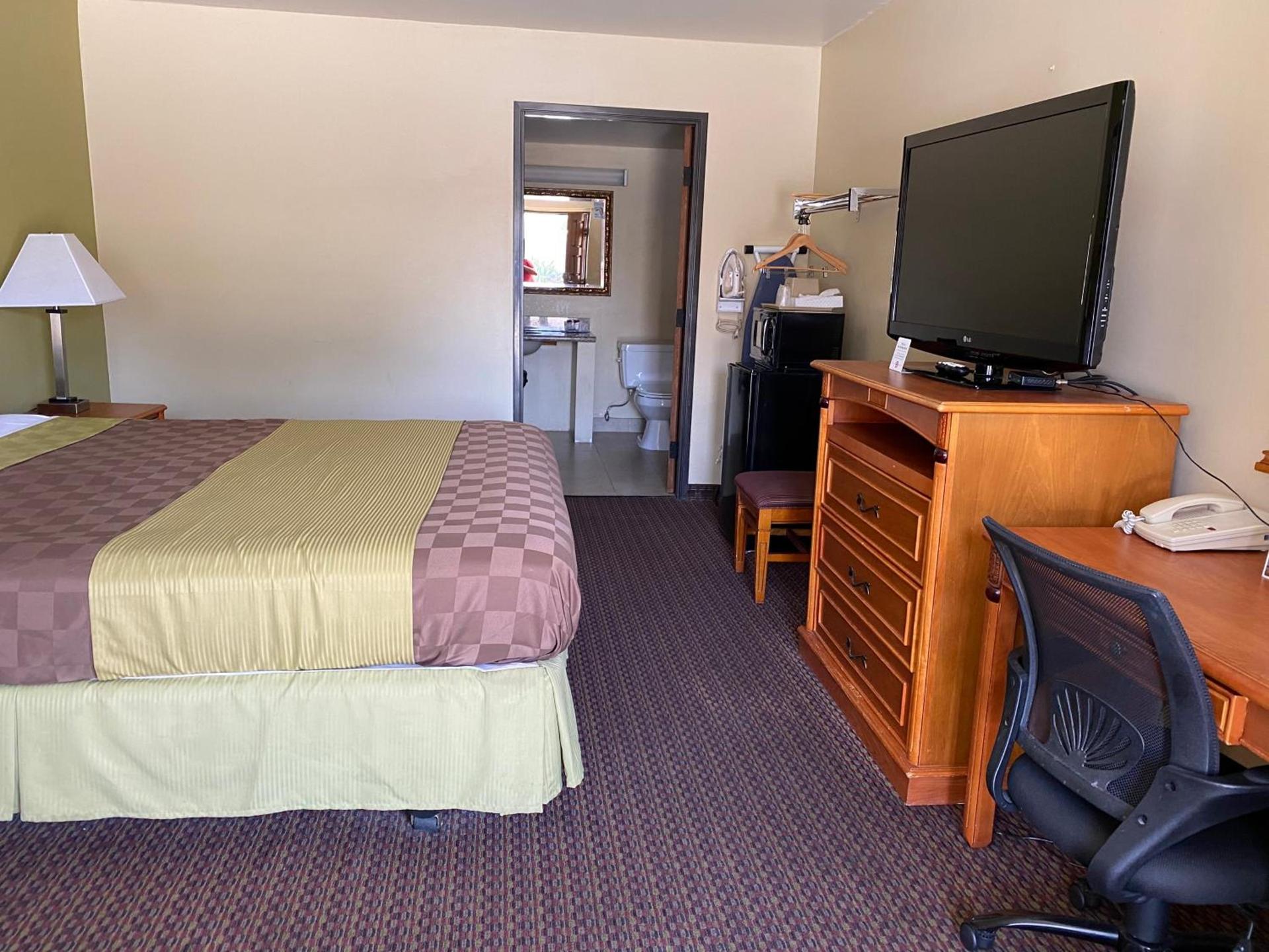 Chariot Inn Glendale - Pasadena photo 10