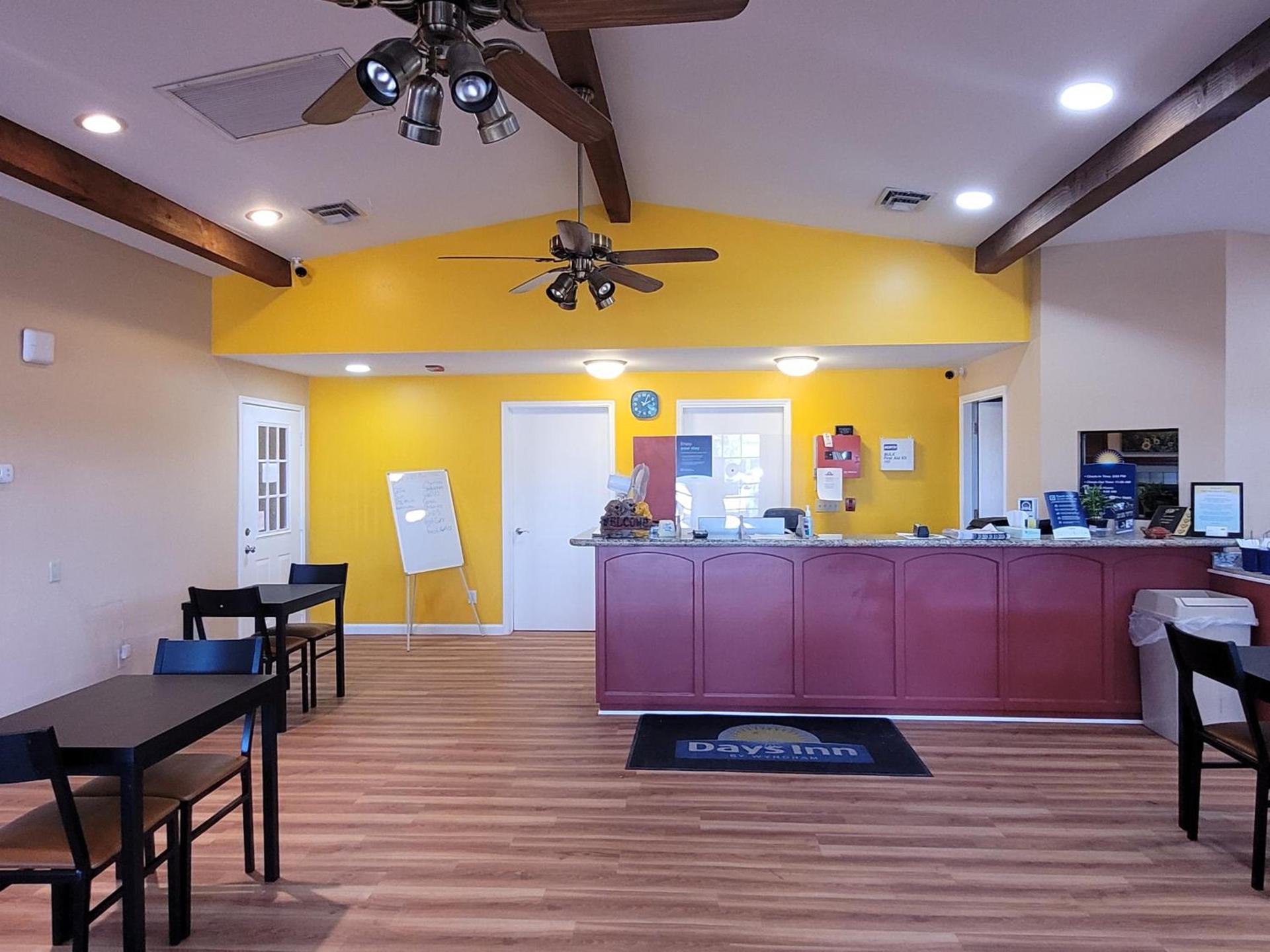 Days Inn by Wyndham Willcox photo 27