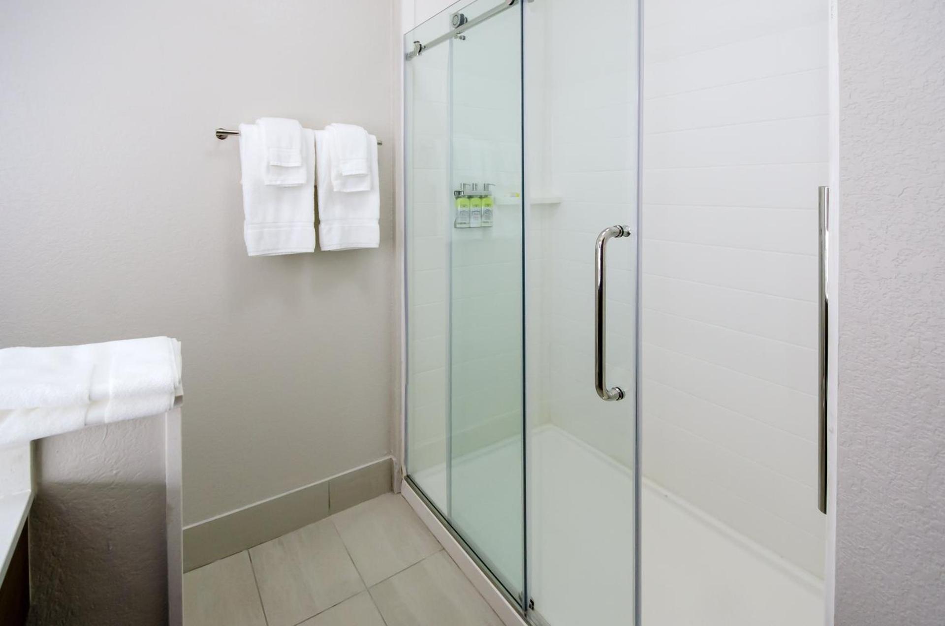 Holiday Inn Express & Suites Taylor by IHG photo 64