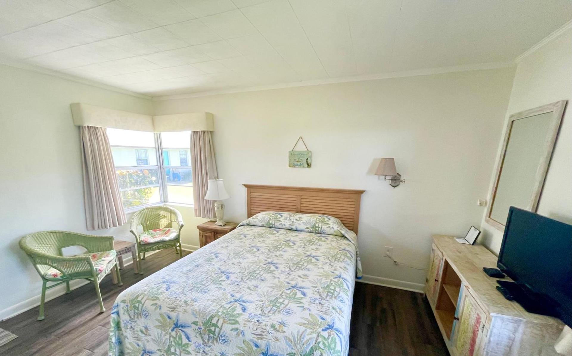 Surf Studio Beach Resort photo 31