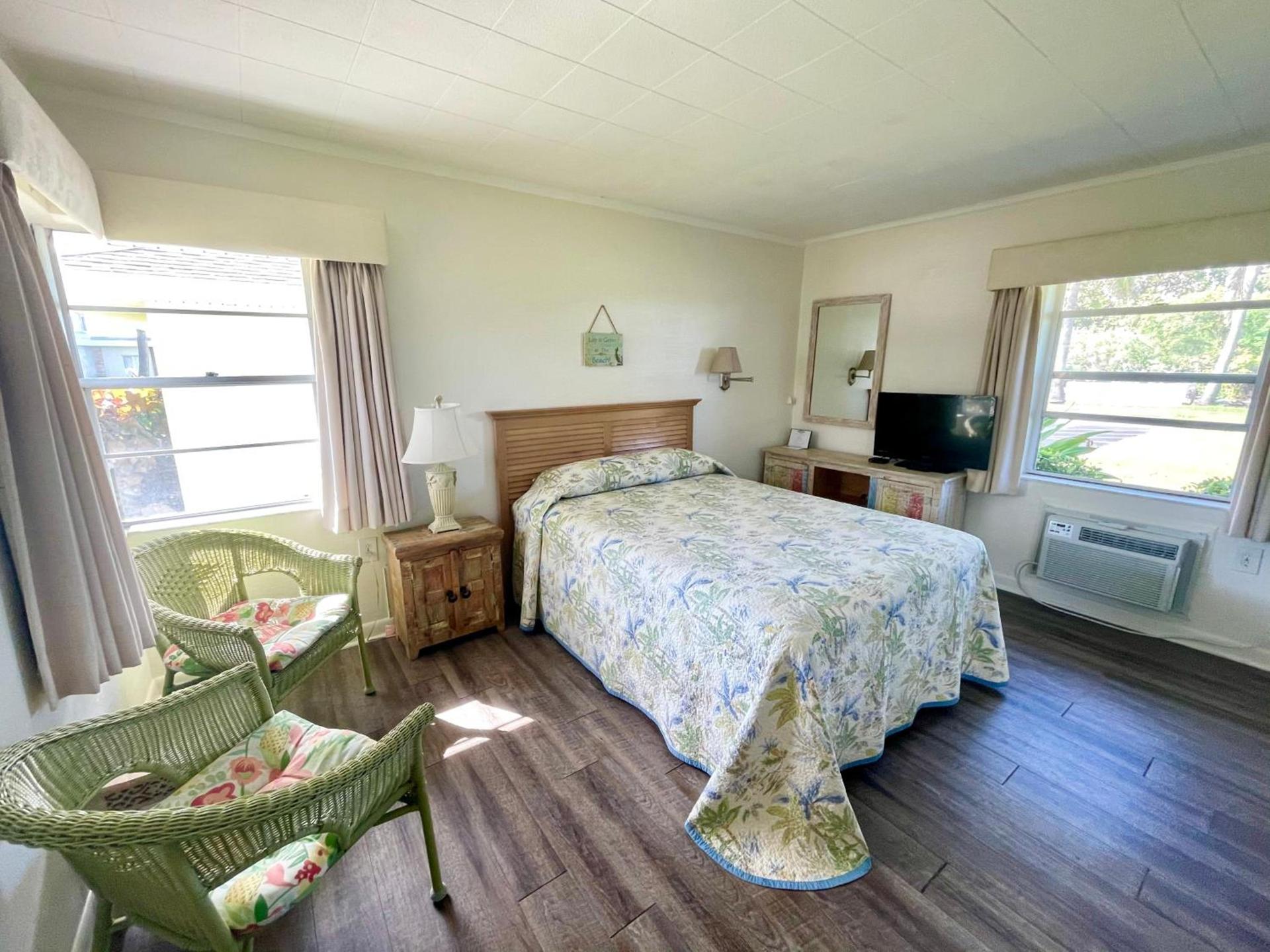 Surf Studio Beach Resort photo 30