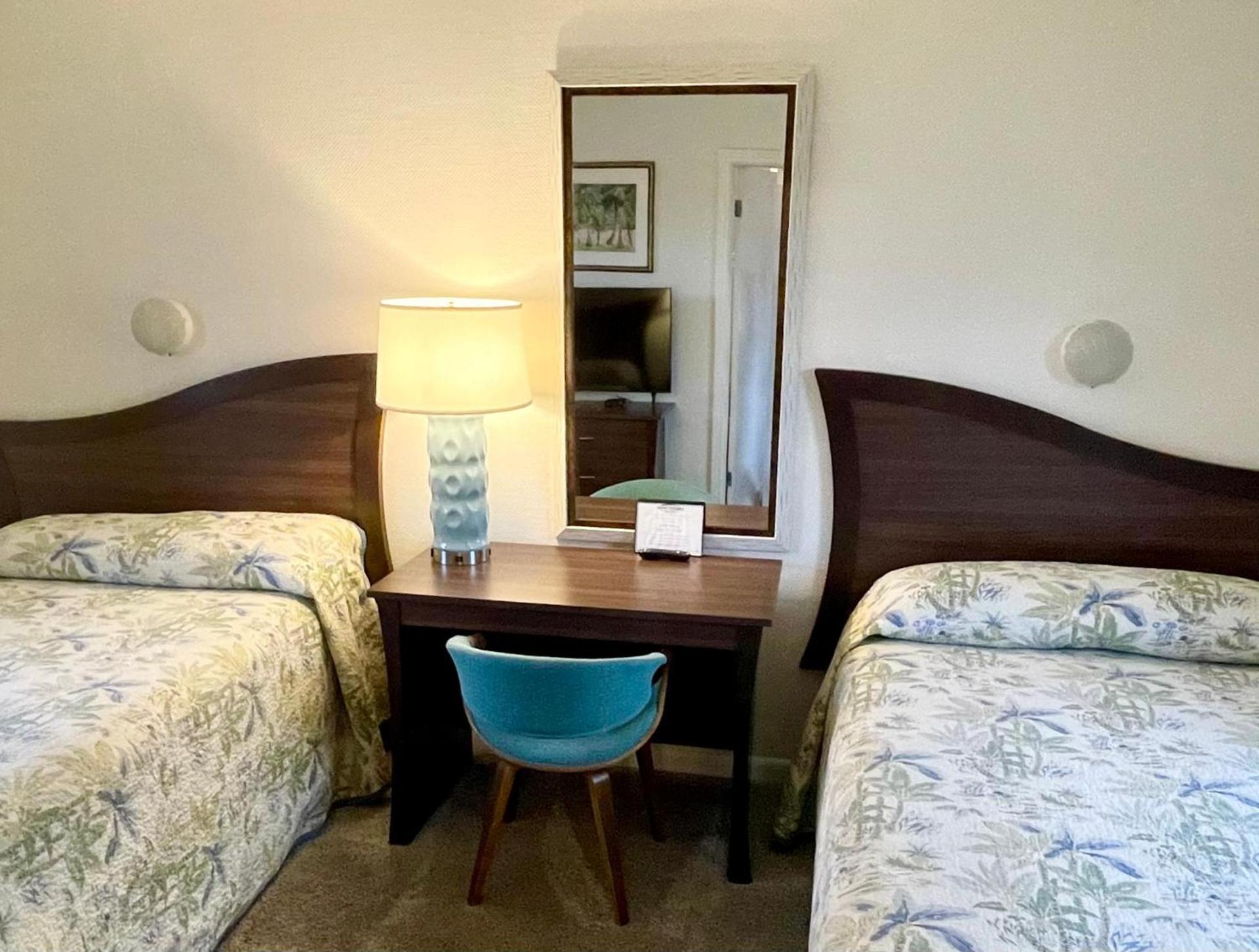Surf Studio Beach Resort photo 23