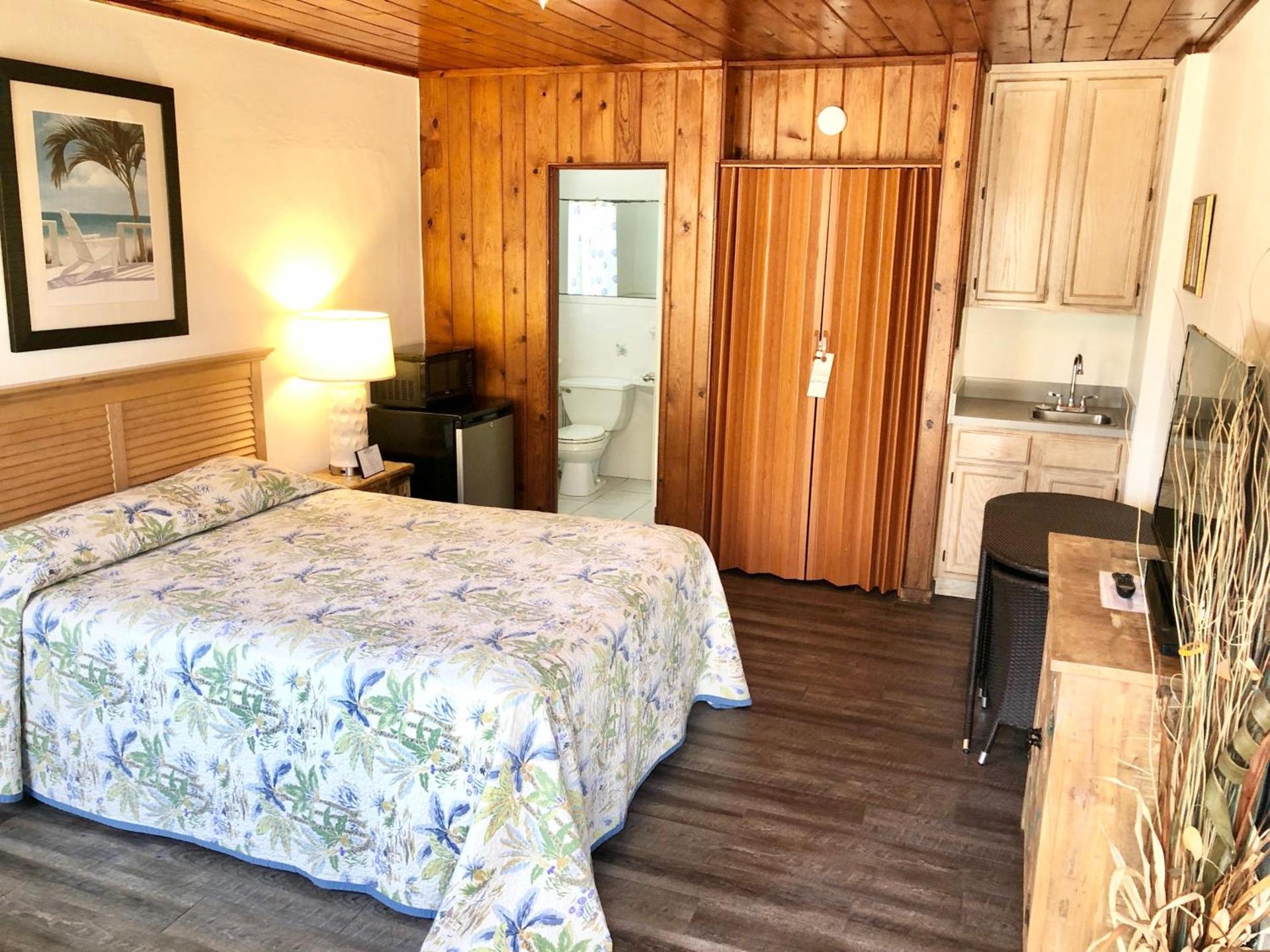 Surf Studio Beach Resort photo 20