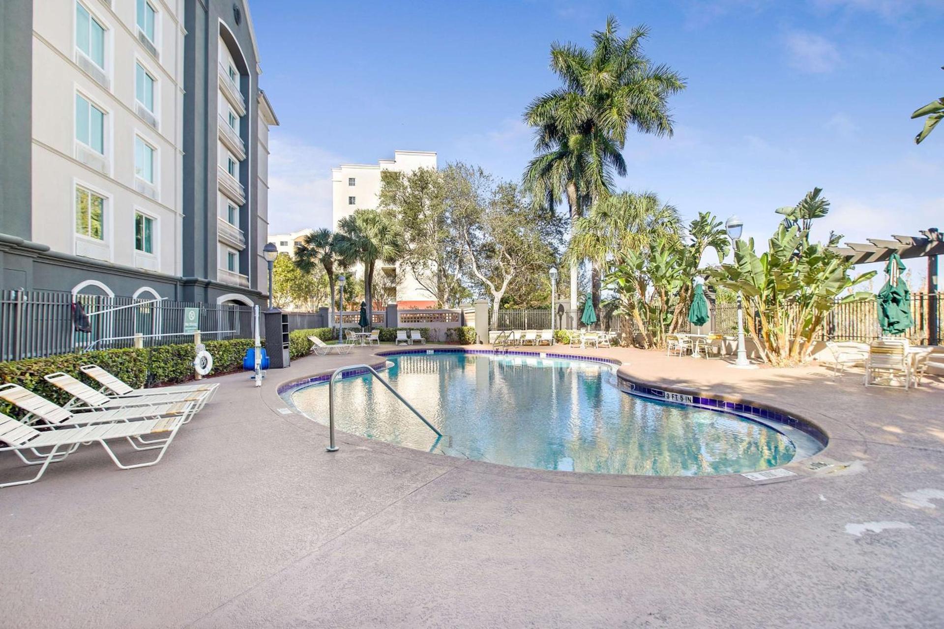 La Quinta by Wyndham Ft. Lauderdale Airport photo 10