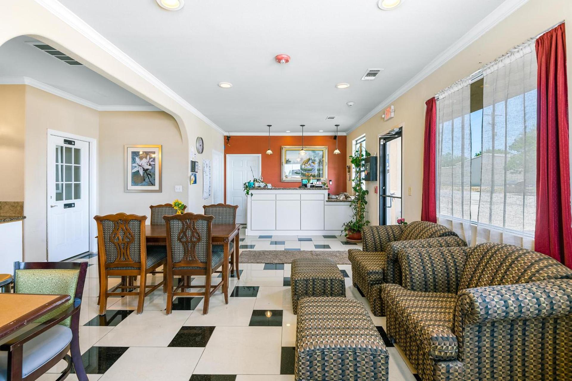 Big Lake Inn and Suites photo 39
