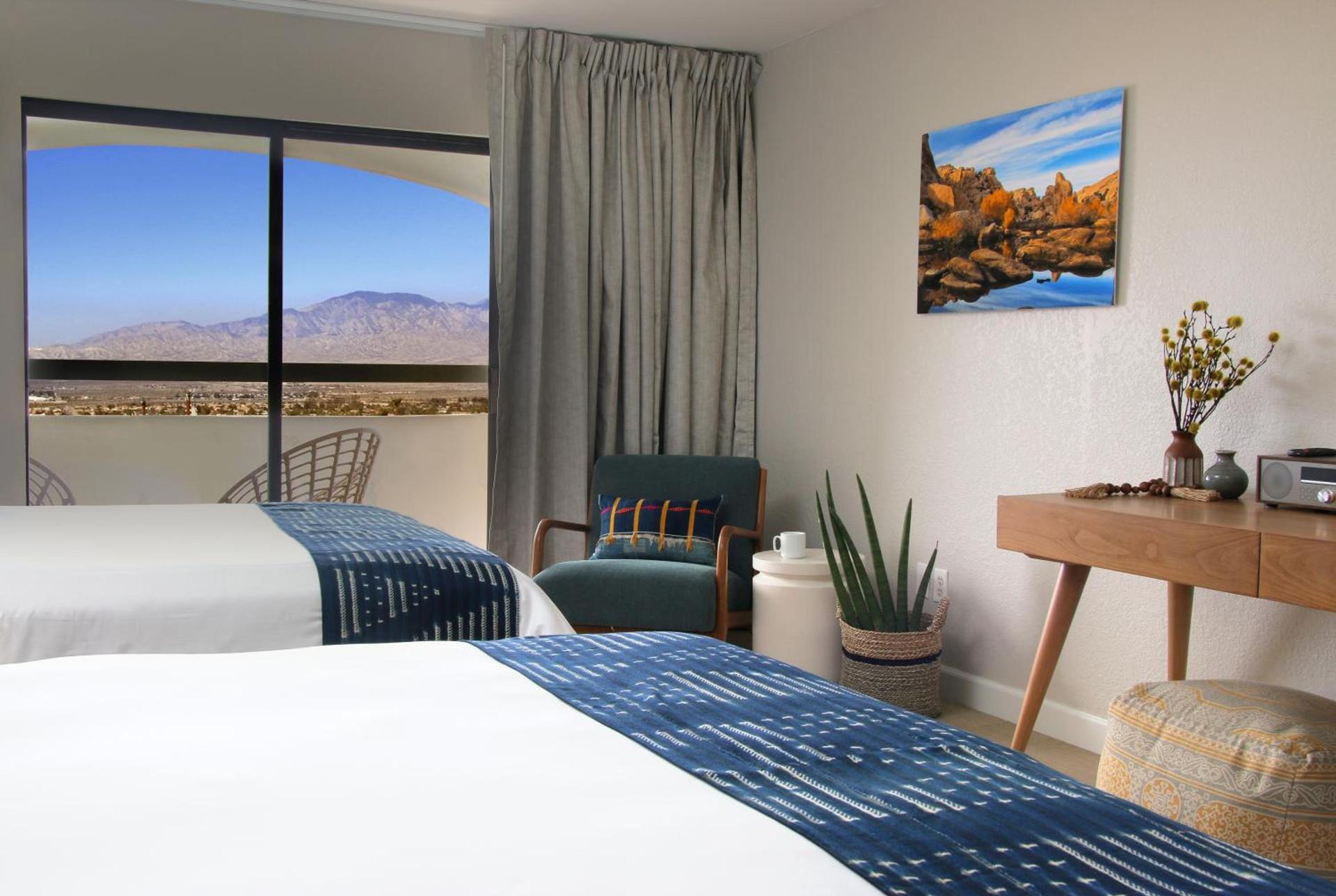 Azure Palm Hot Springs photo 23