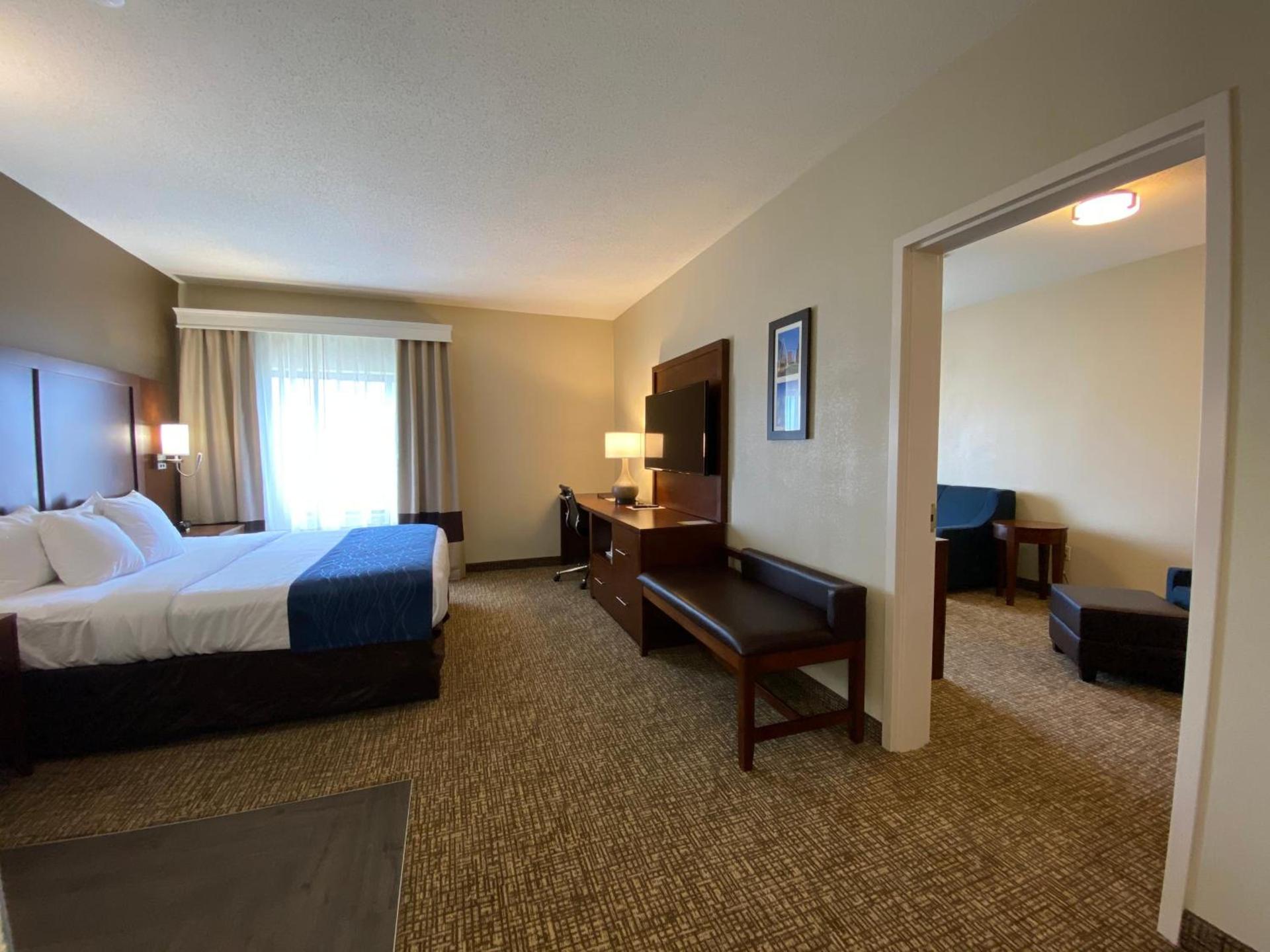 Comfort Inn East Windsor - Springfield photo 41