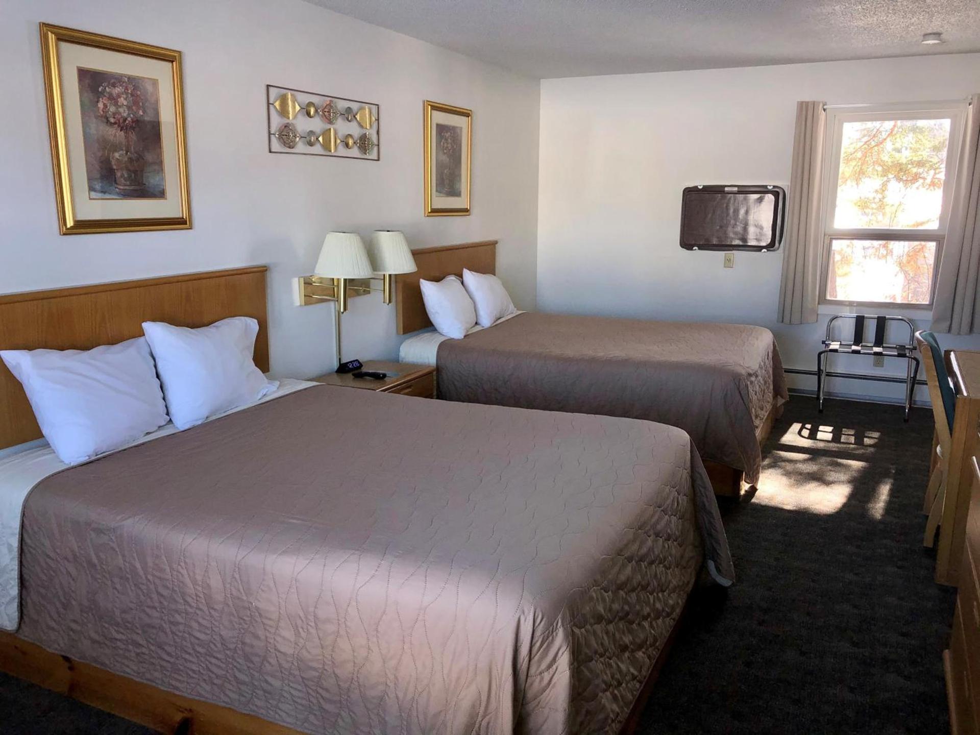 Budget Host Inn photo 2
