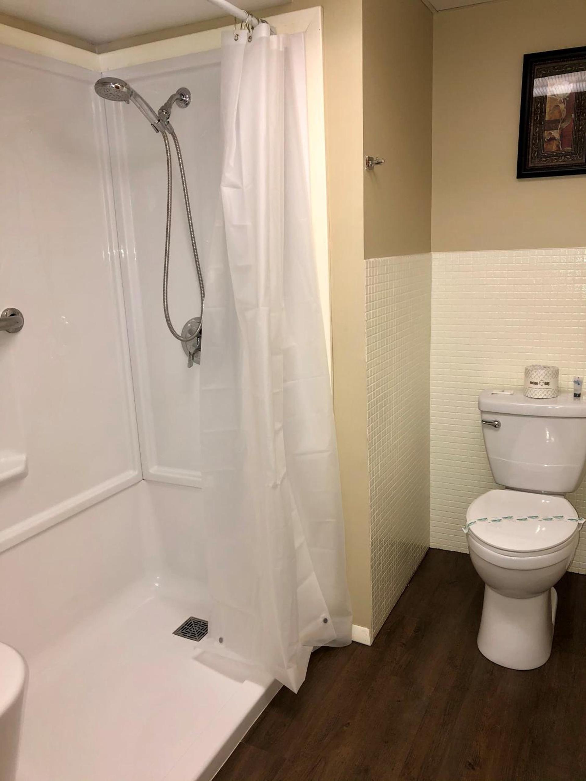 Budget Host Inn photo 15