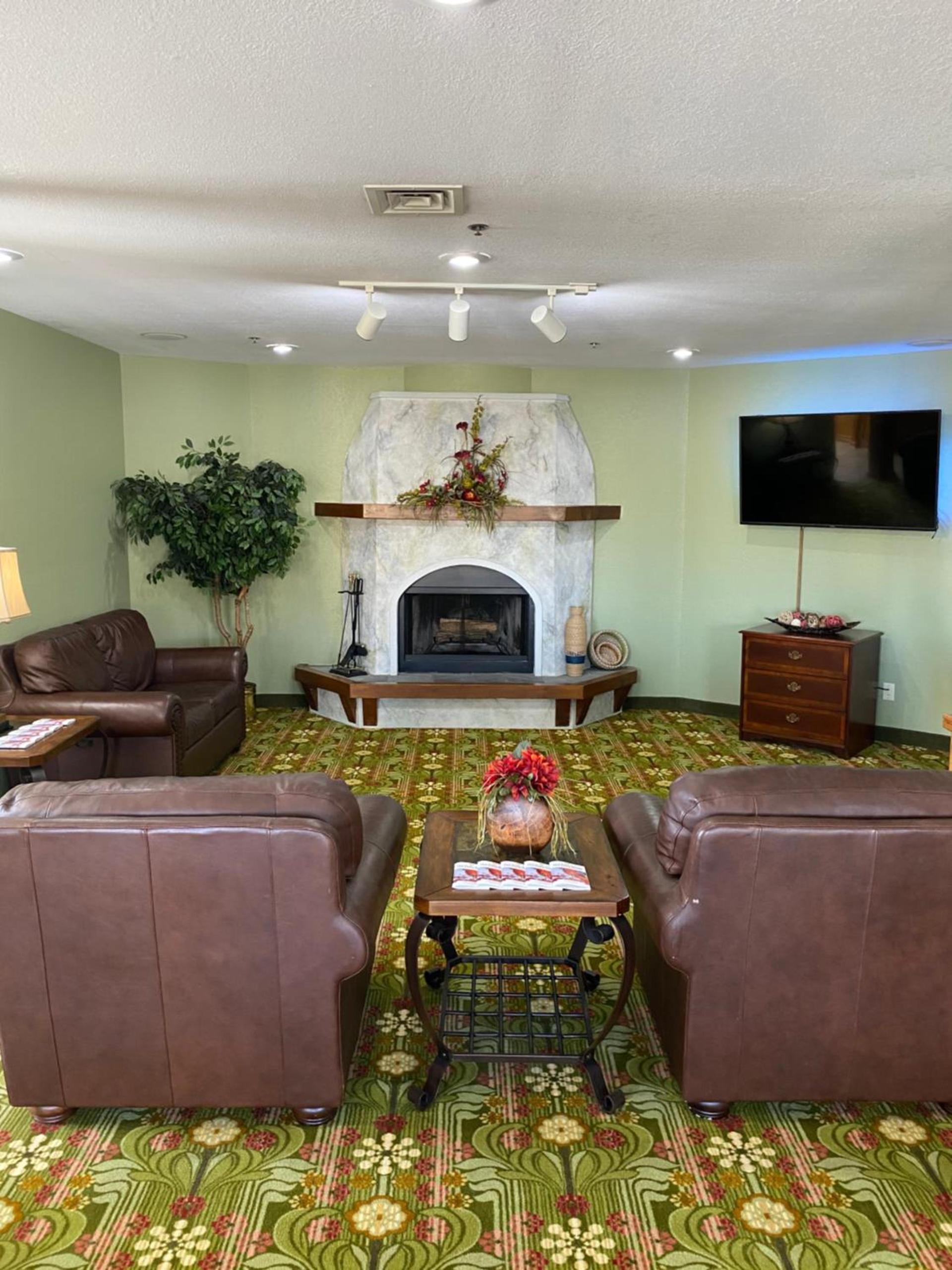 Brookwood Inn Branson photo 5