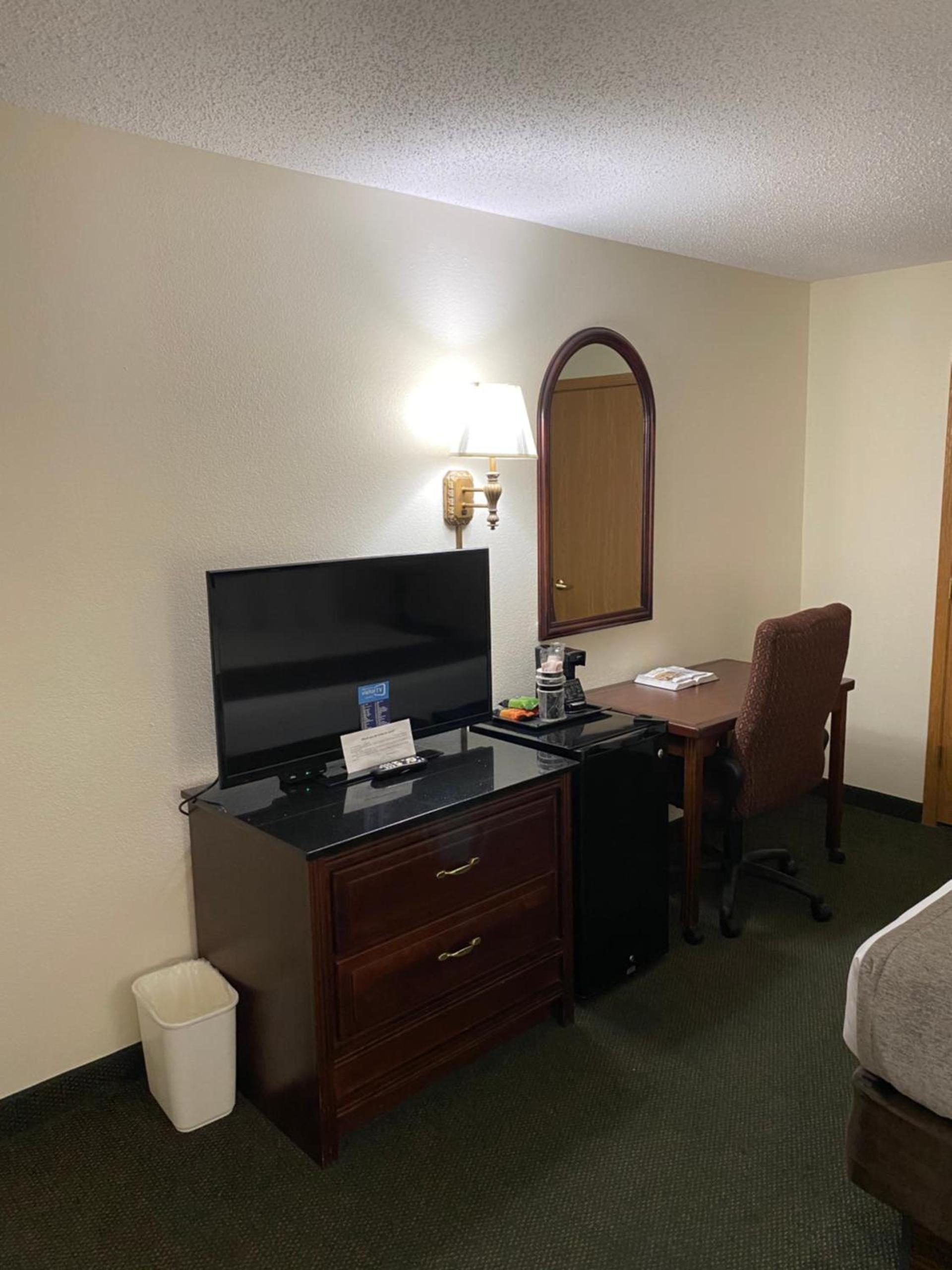 Brookwood Inn Branson photo 27