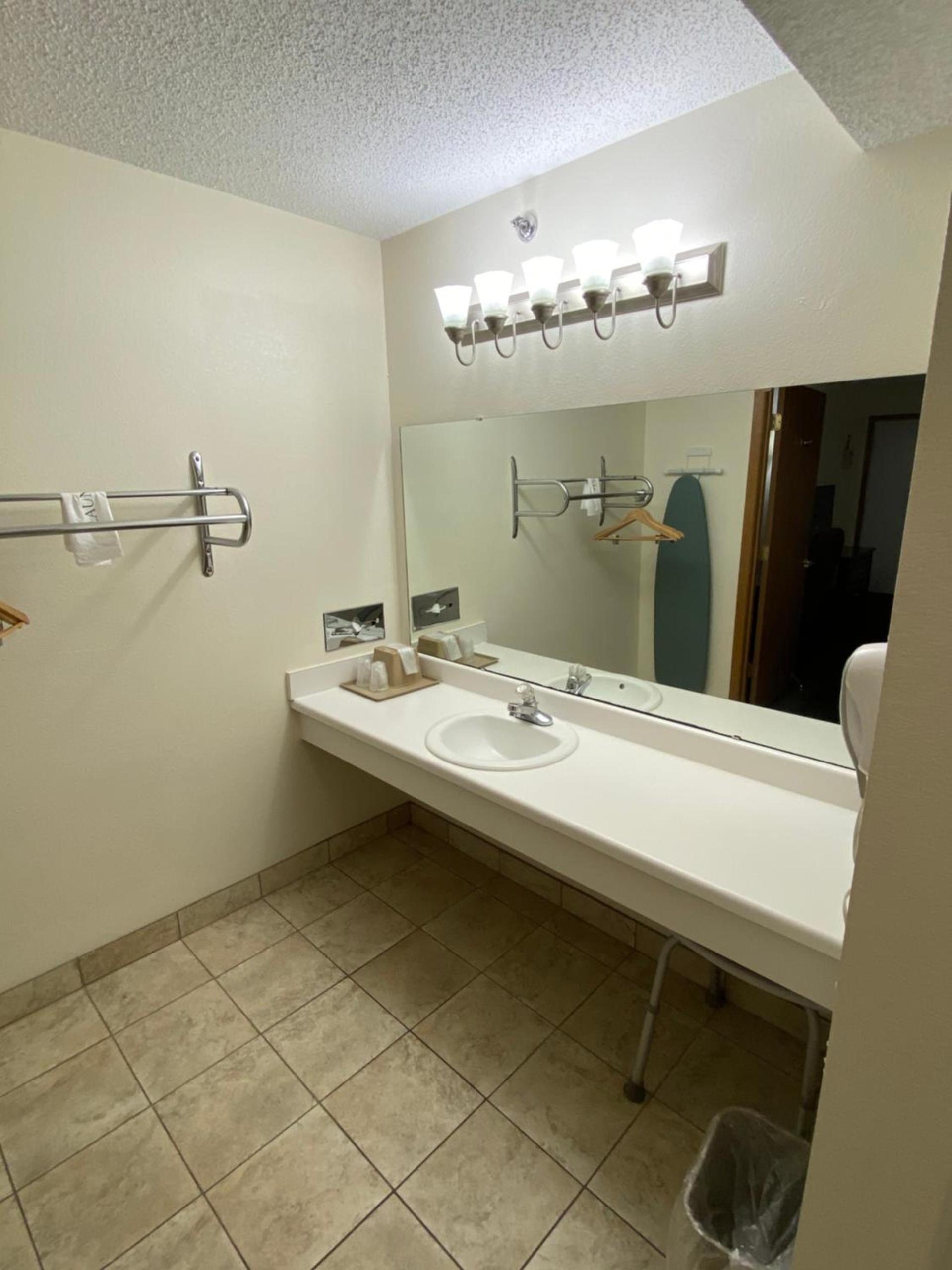 Brookwood Inn Branson photo 28