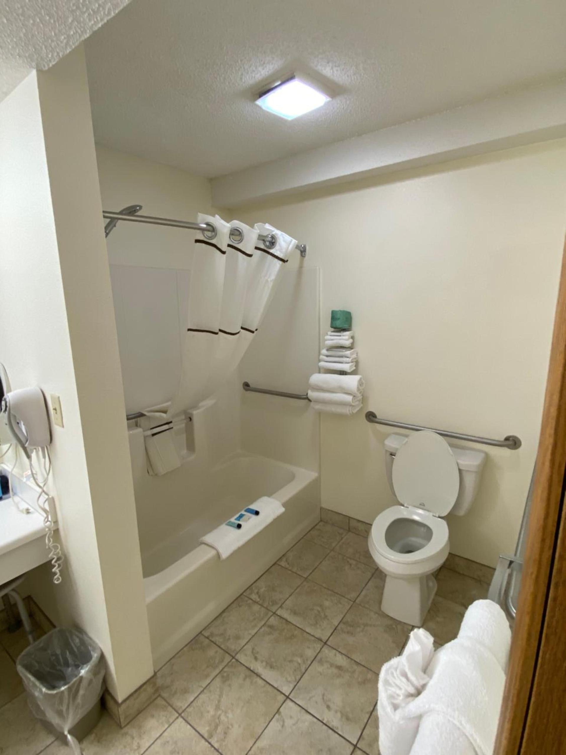 Brookwood Inn Branson photo 29