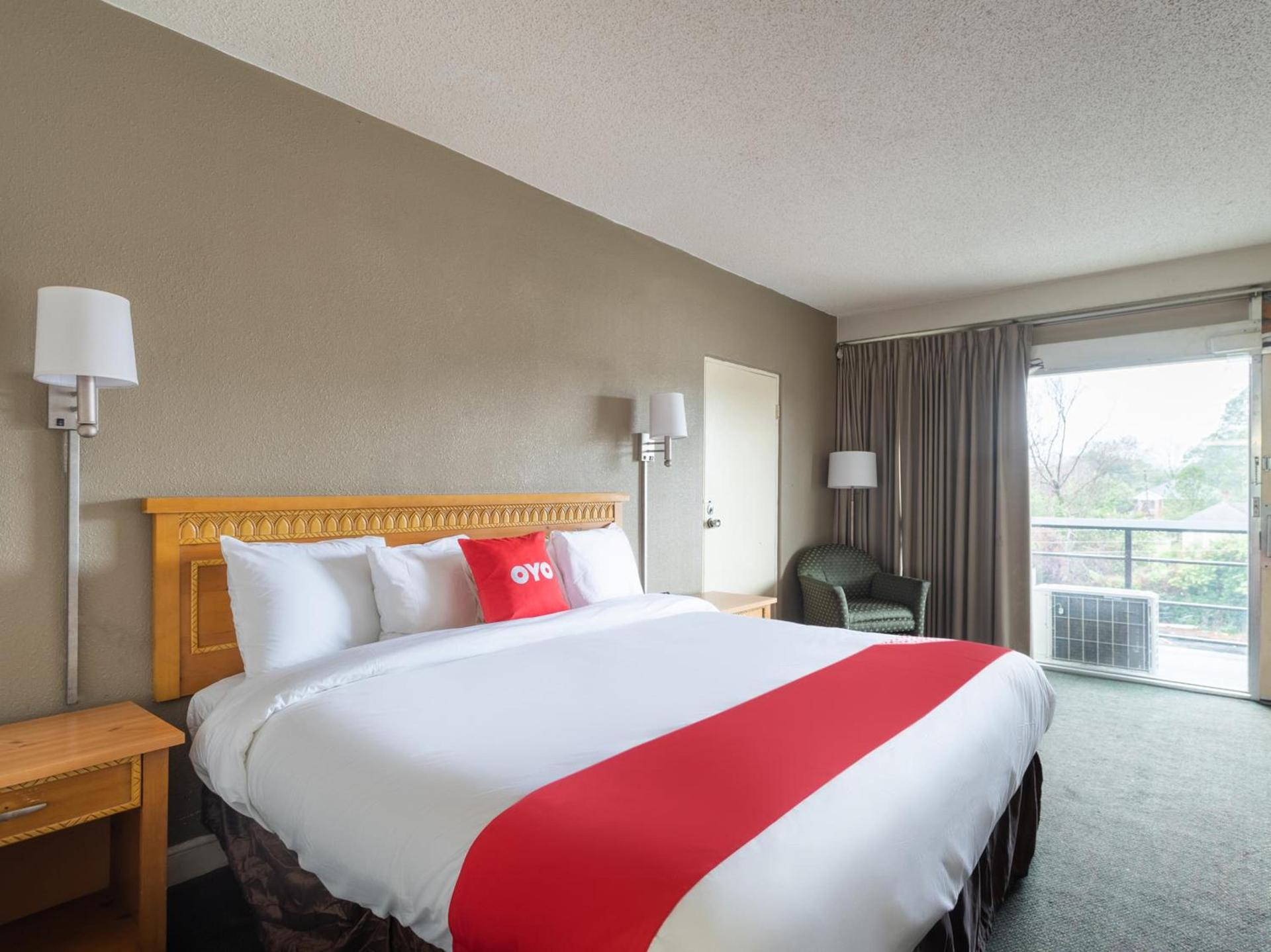 OYO Hotel Sumter SC Downtown photo 17