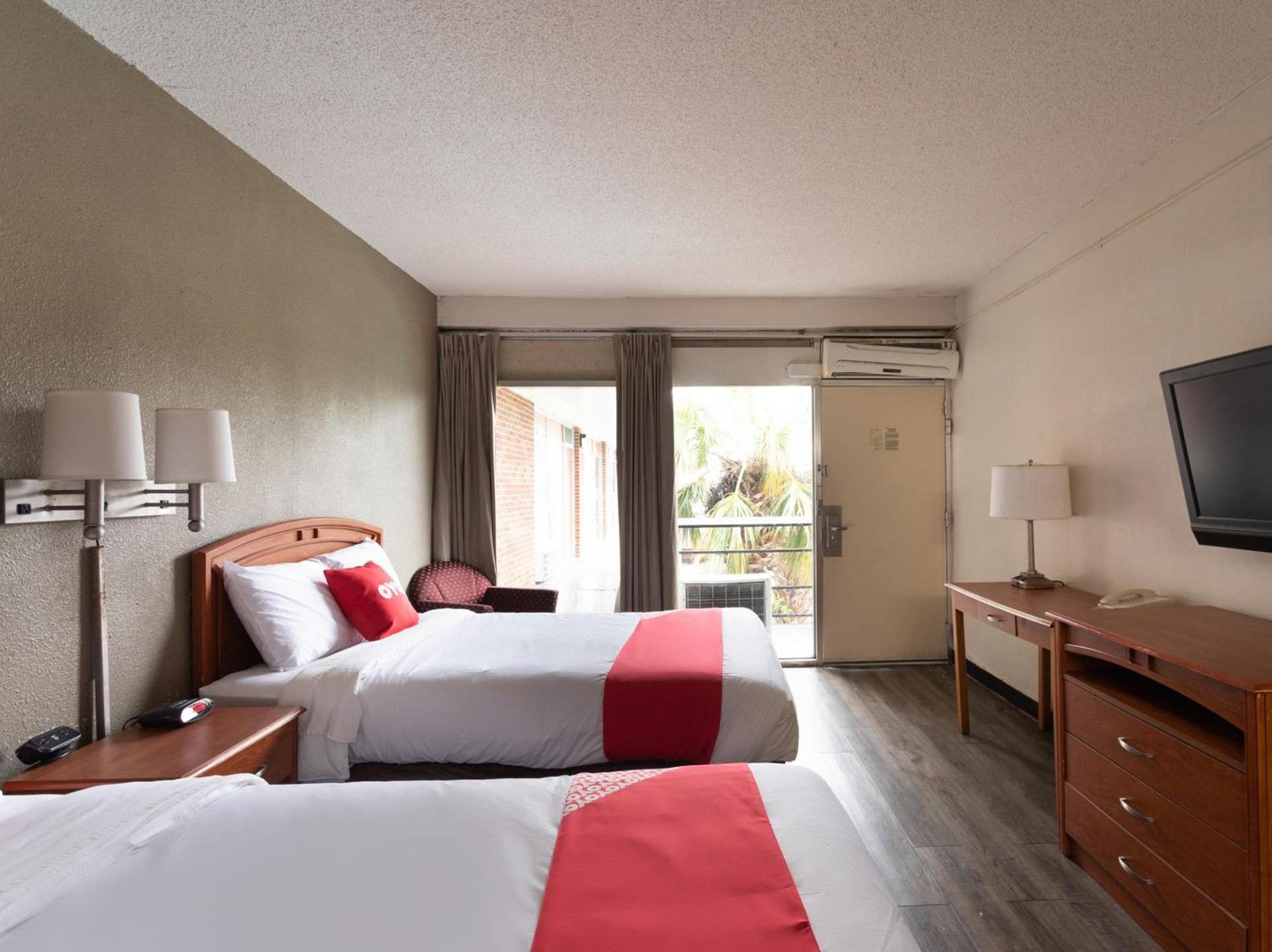 OYO Hotel Sumter SC Downtown photo 3