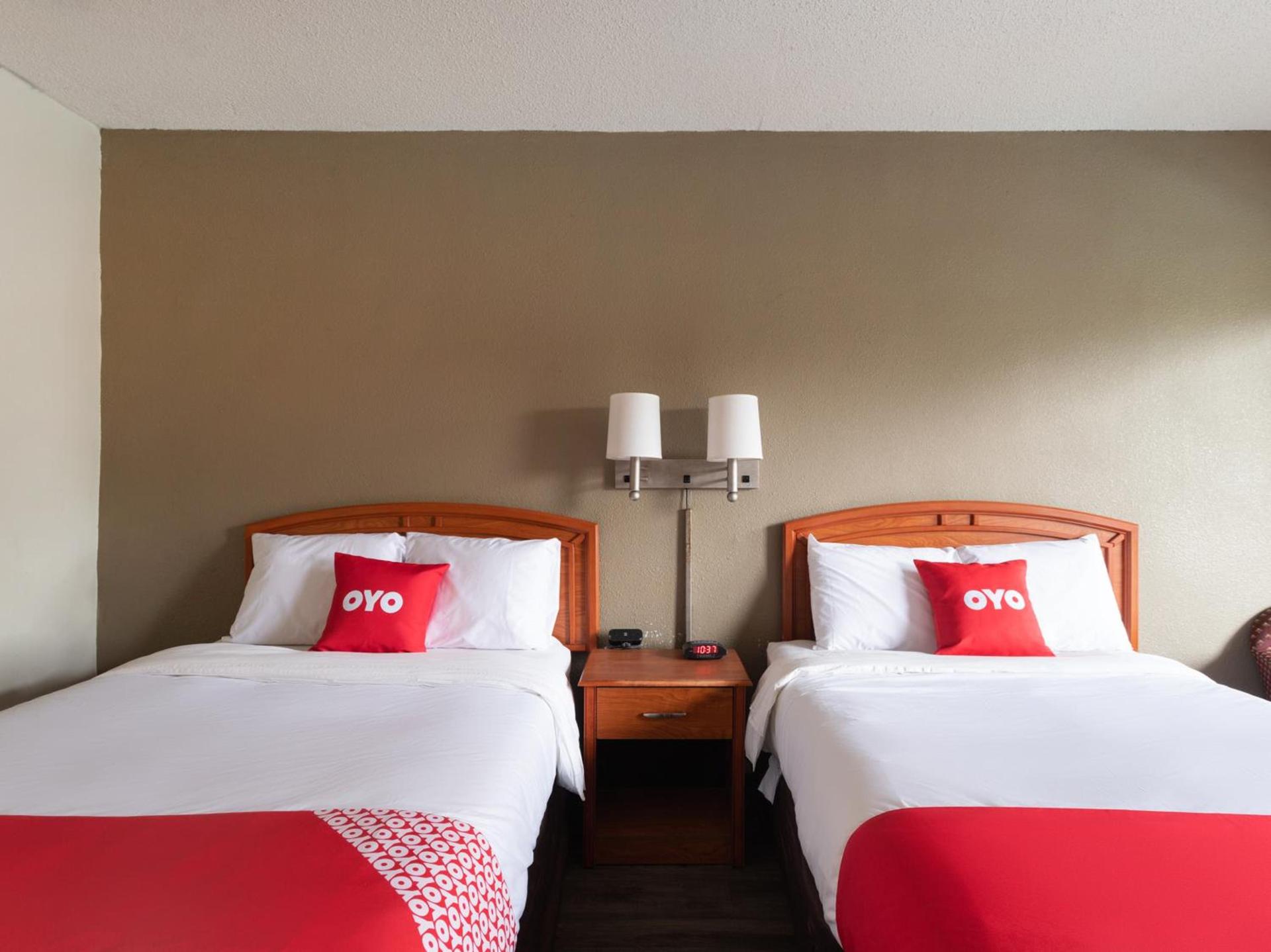 OYO Hotel Sumter SC Downtown photo 4