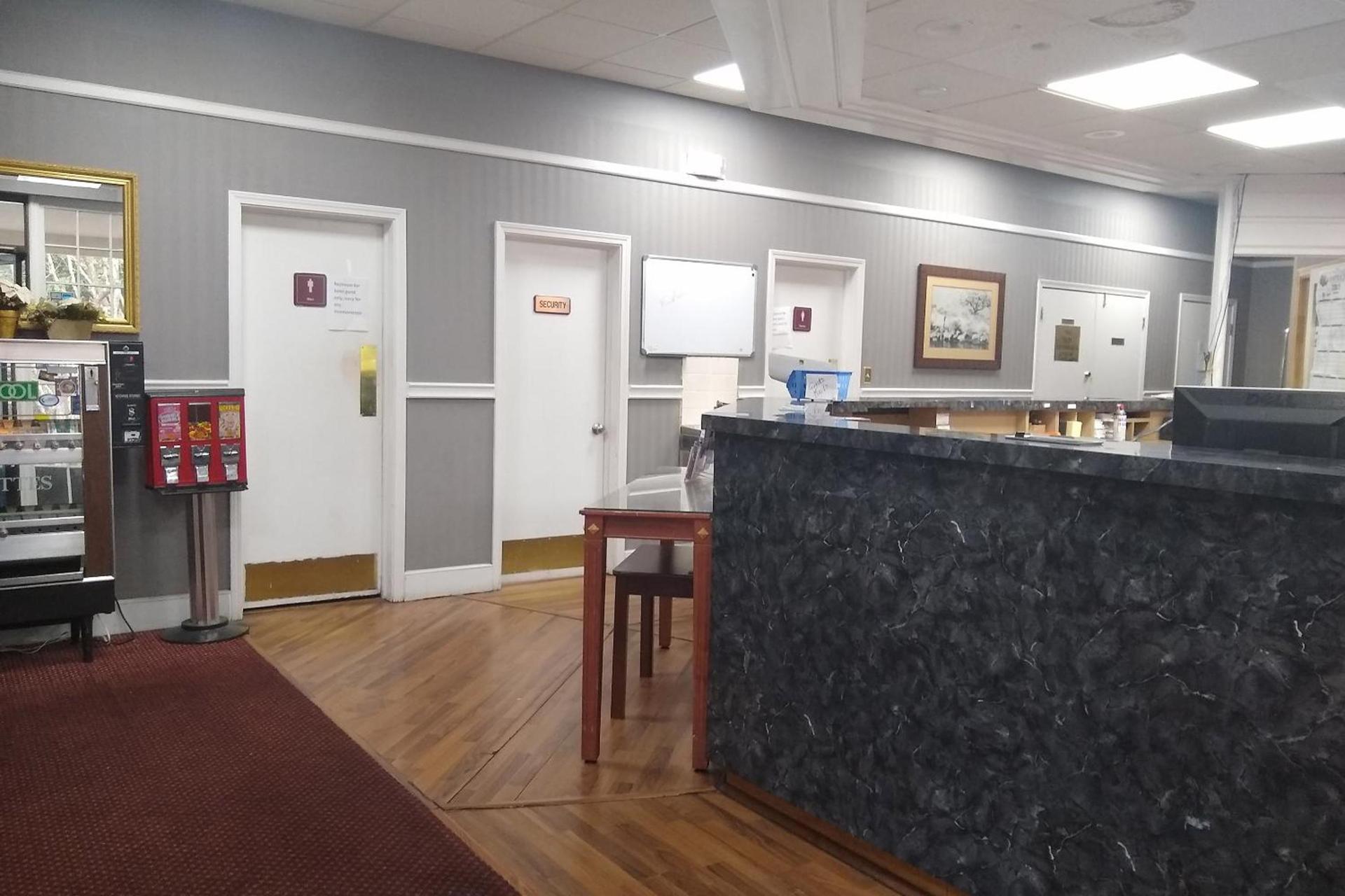 OYO Hotel Sumter SC Downtown photo 2