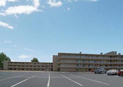 Ambassadors Inn & Suites photo 18