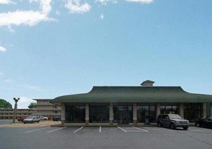 Ambassadors Inn & Suites photo 19