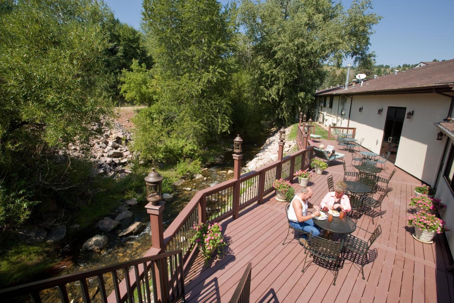 Super 8 by Wyndham Deadwood Black Hills Area photo 28